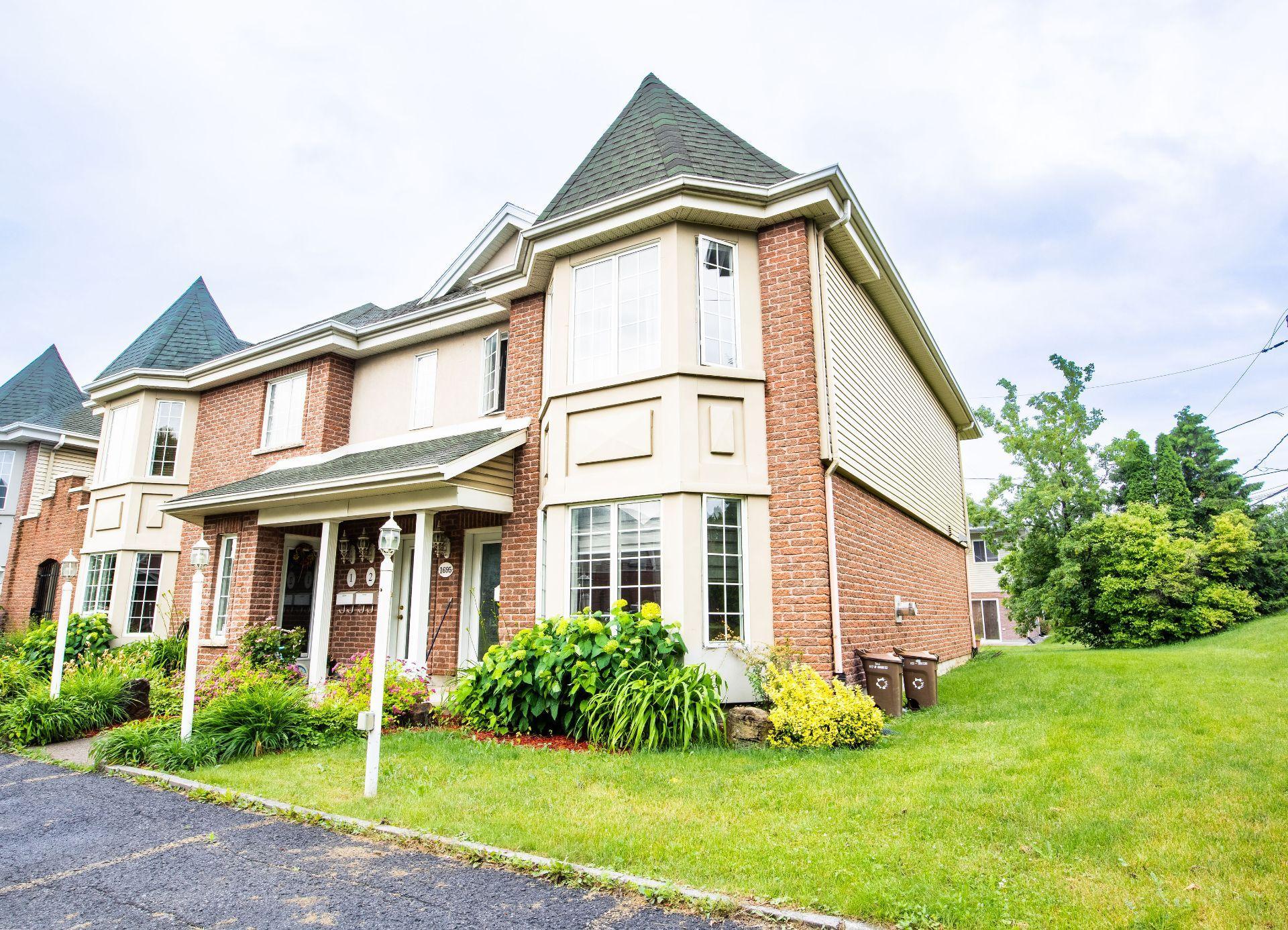 









1695Z


Rue Bellevue

, 3,
Longueuil (Greenfield Park),




QC
J4V3R3

