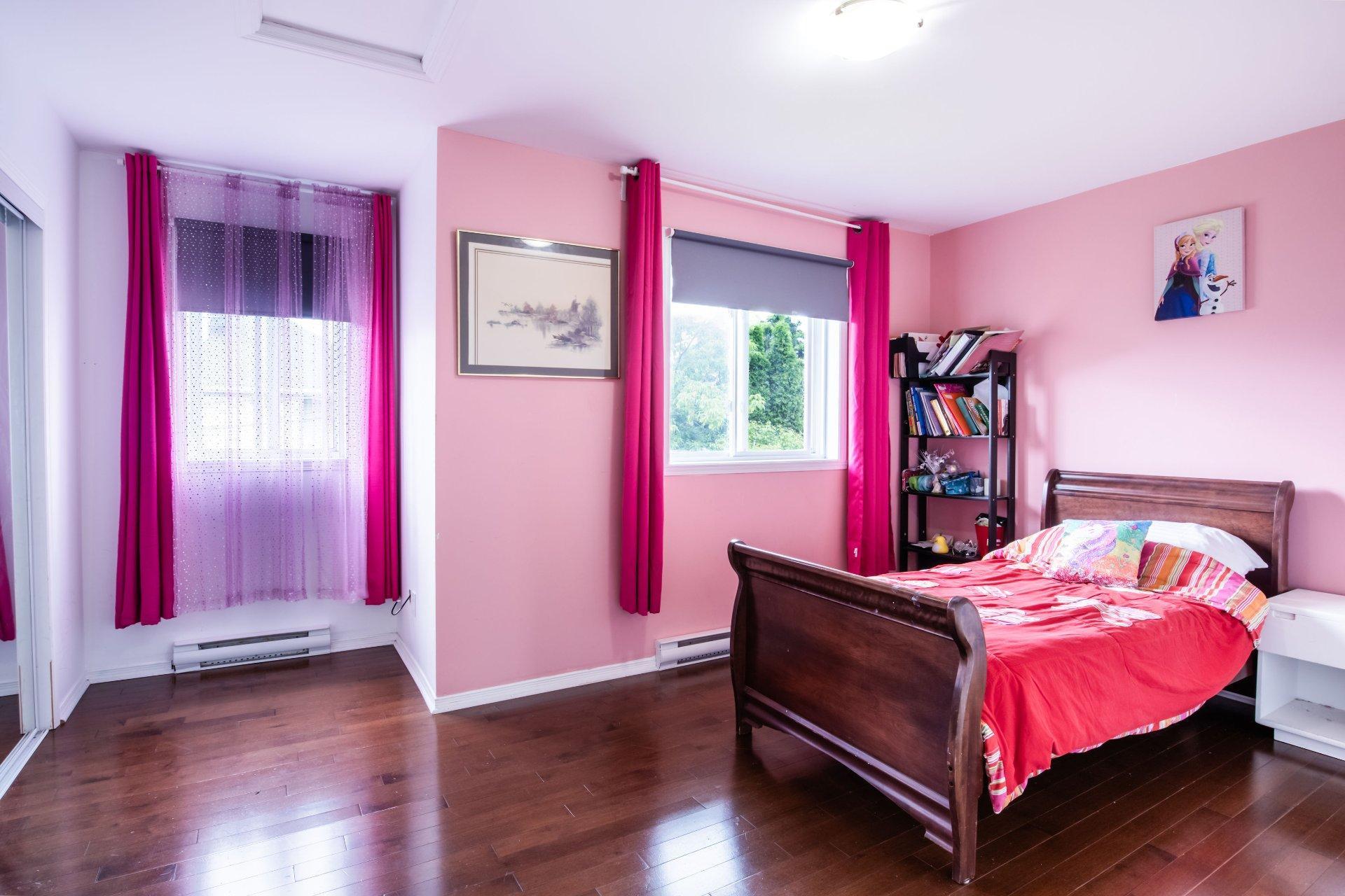 









1695Z


Rue Bellevue

, 3,
Longueuil (Greenfield Park),




QC
J4V3R3

