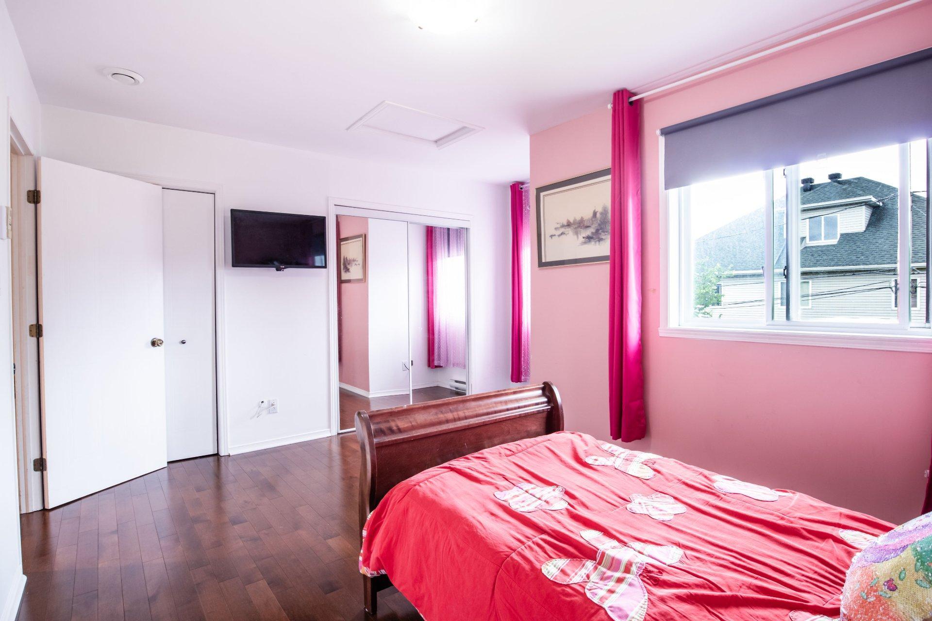 









1695Z


Rue Bellevue

, 3,
Longueuil (Greenfield Park),




QC
J4V3R3

