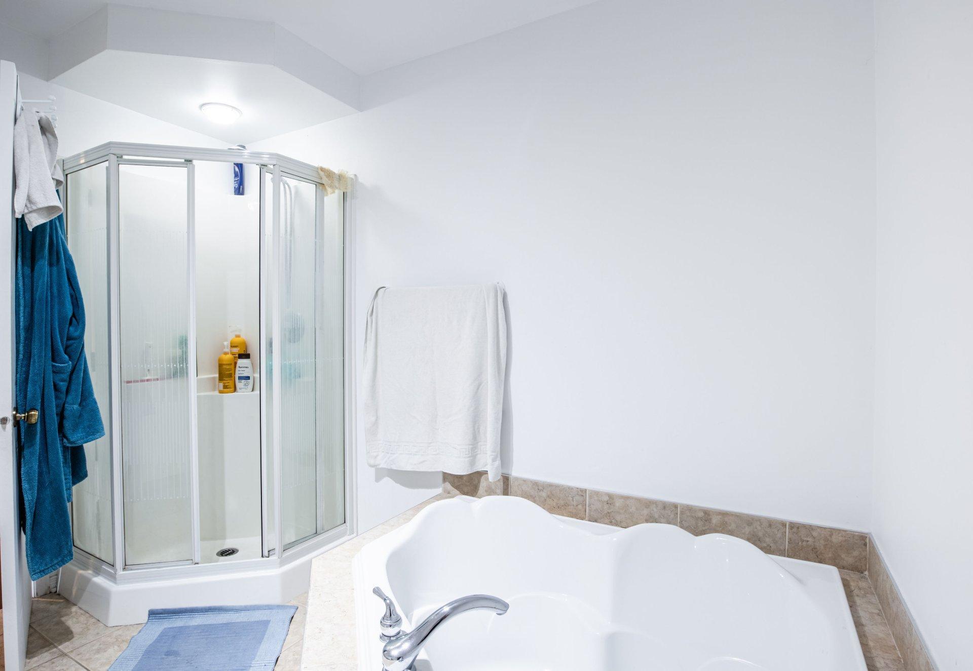 









1695Z


Rue Bellevue

, 3,
Longueuil (Greenfield Park),




QC
J4V3R3

