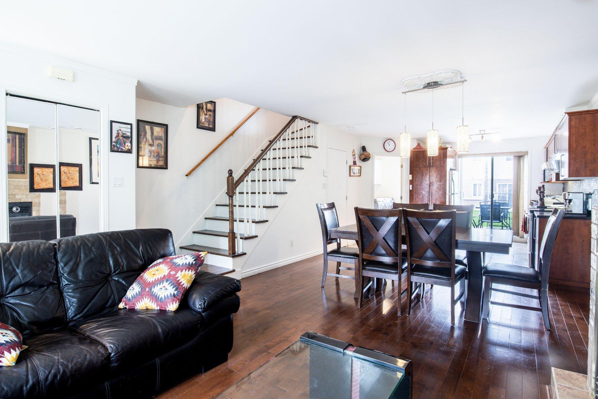 









1695Z


Rue Bellevue

, 3,
Longueuil (Greenfield Park),




QC
J4V3R3


