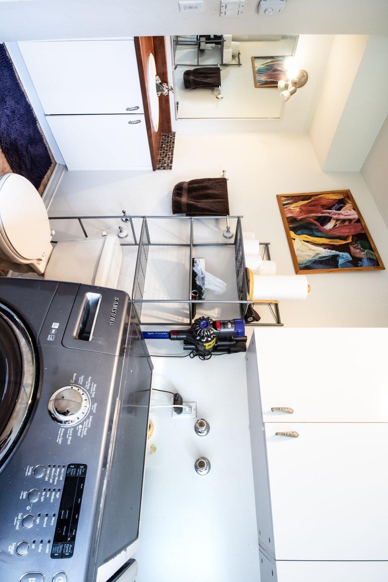









1695Z


Rue Bellevue

, 3,
Longueuil (Greenfield Park),




QC
J4V3R3

