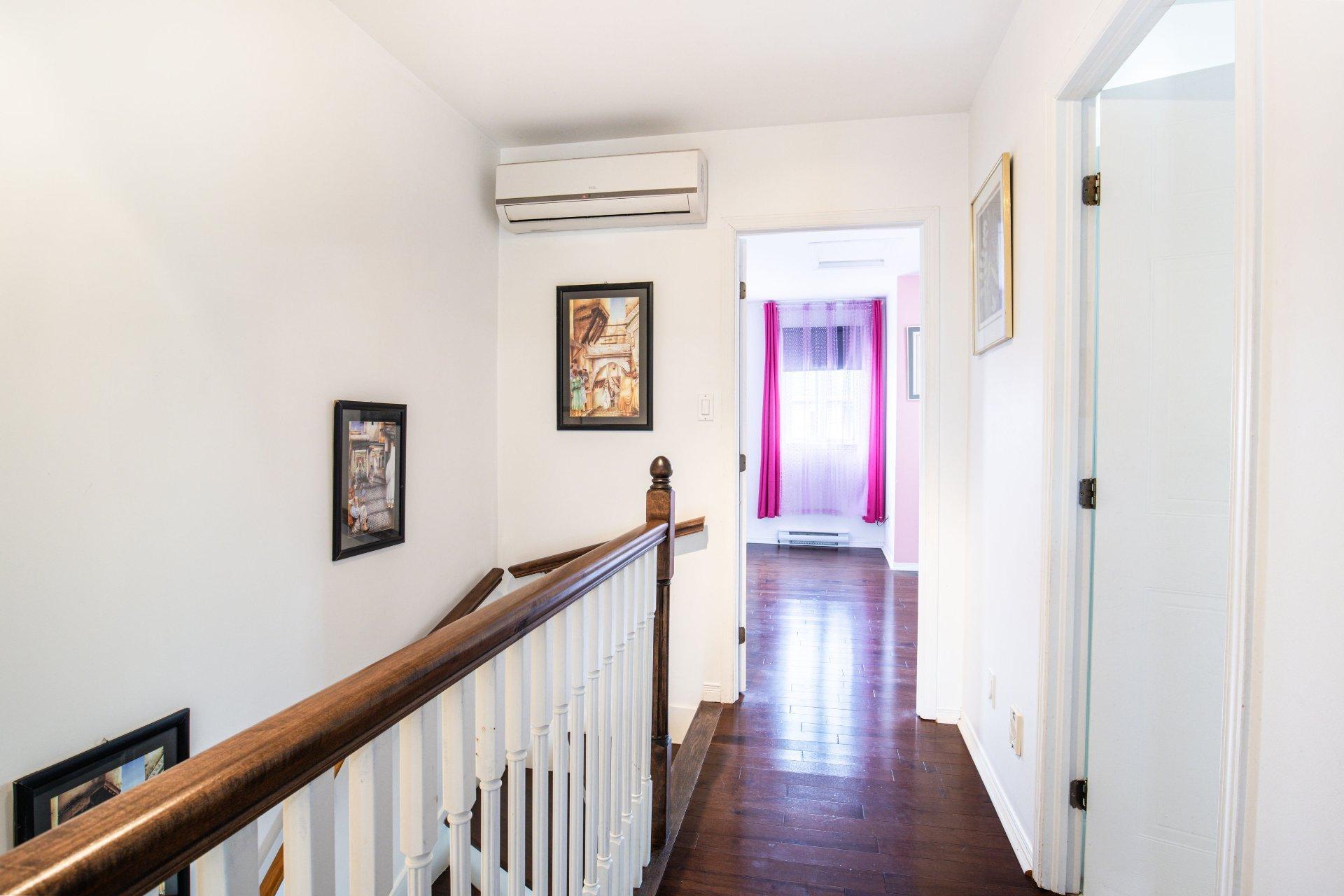









1695Z


Rue Bellevue

, 3,
Longueuil (Greenfield Park),




QC
J4V3R3

