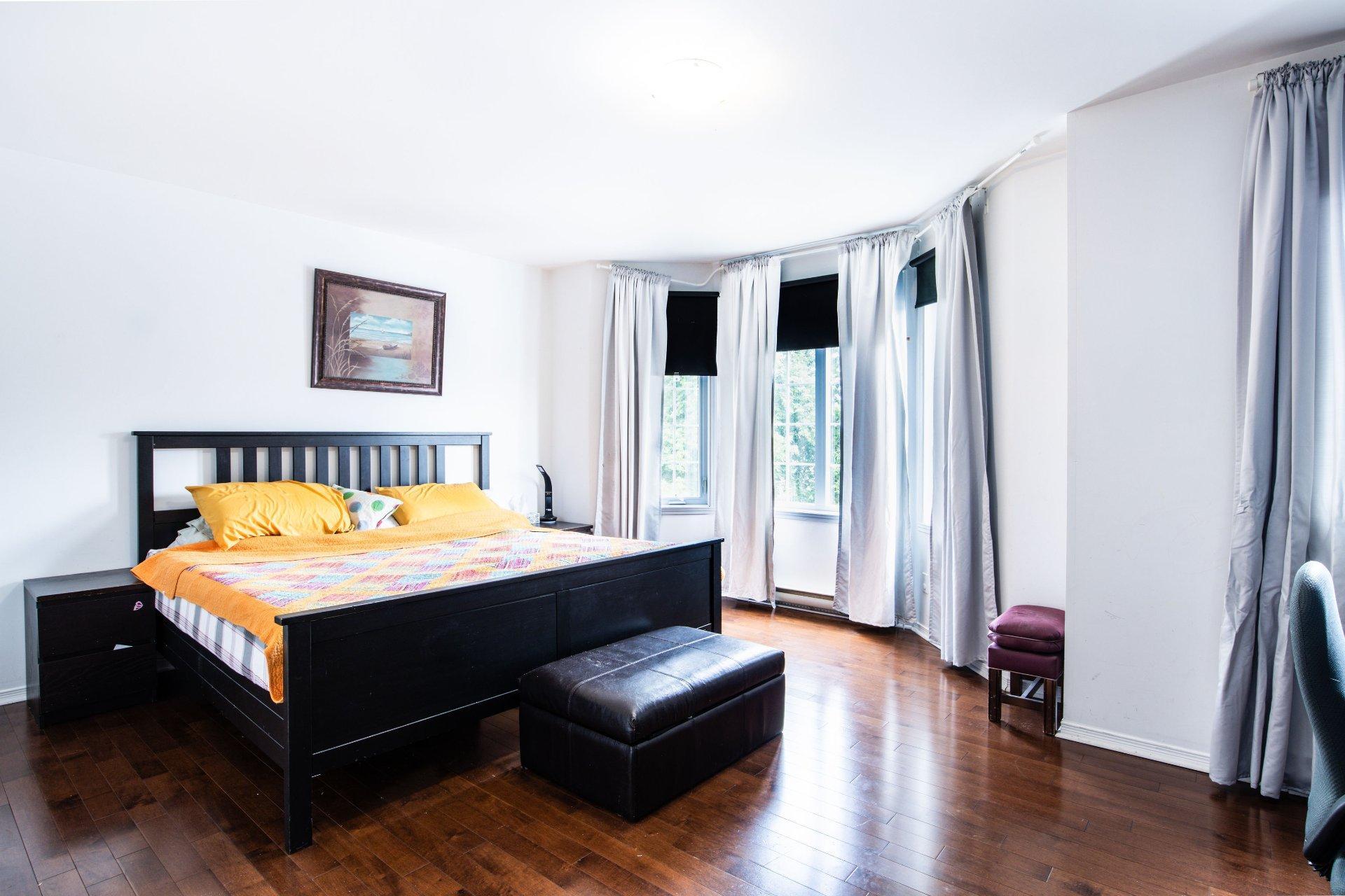 









1695Z


Rue Bellevue

, 3,
Longueuil (Greenfield Park),




QC
J4V3R3

