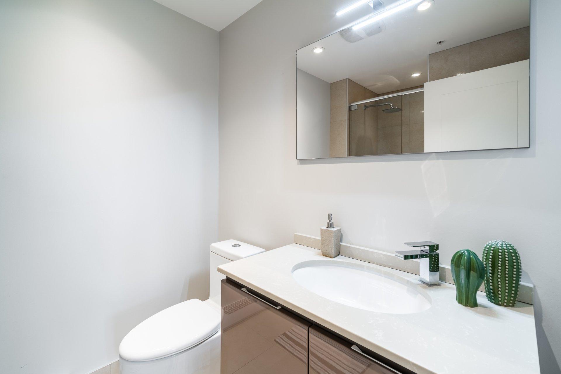 









1310


Boul. René-Lévesque O.

, 3204,
Montréal (Ville-Marie),




QC
H3G0B7

