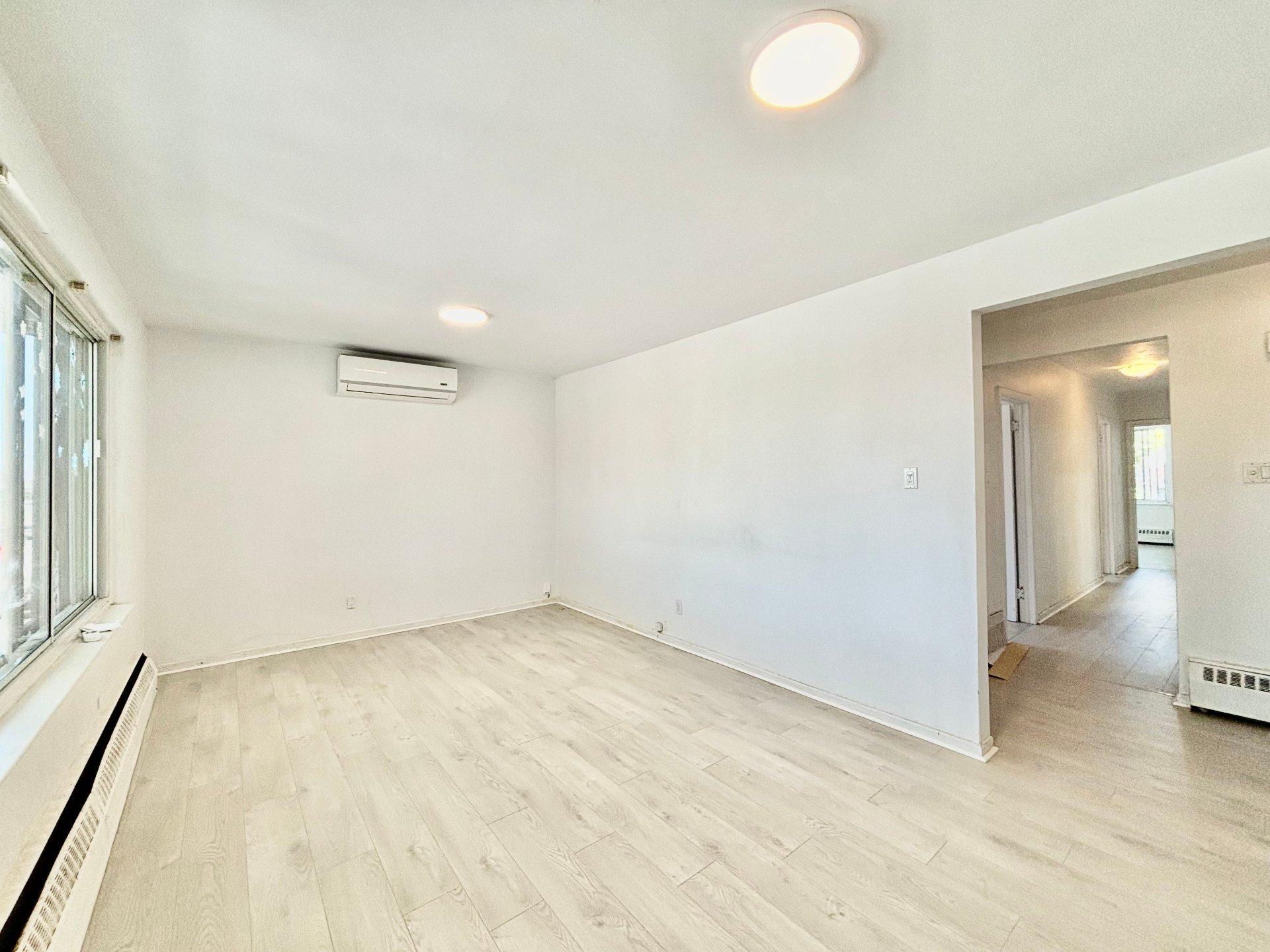









3336


Ch. de la Côte-de-Liesse

,
Mont-Royal,




QC
H4N2P4

