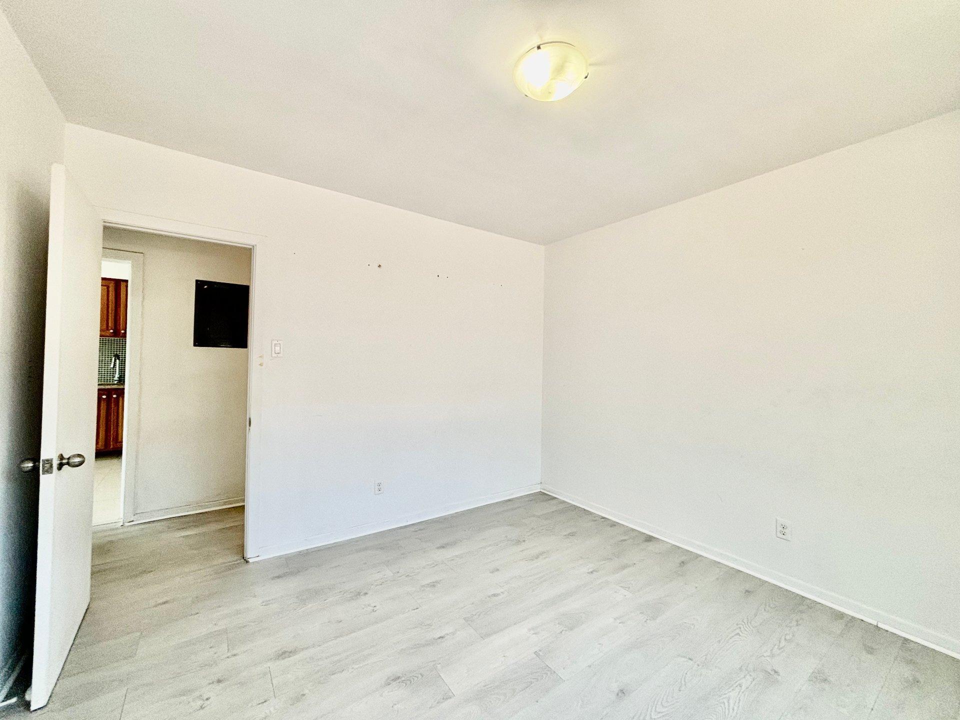









3336


Ch. de la Côte-de-Liesse

,
Mont-Royal,




QC
H4N2P4

