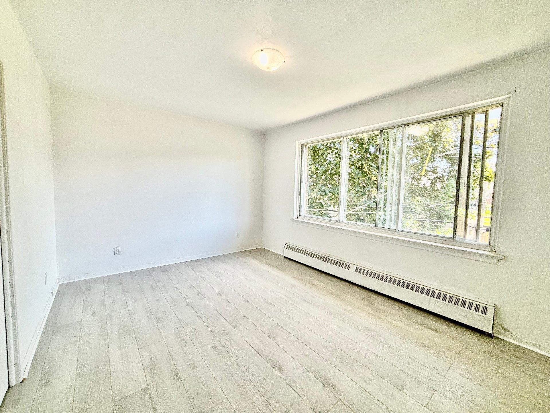 









3336


Ch. de la Côte-de-Liesse

,
Mont-Royal,




QC
H4N2P4

