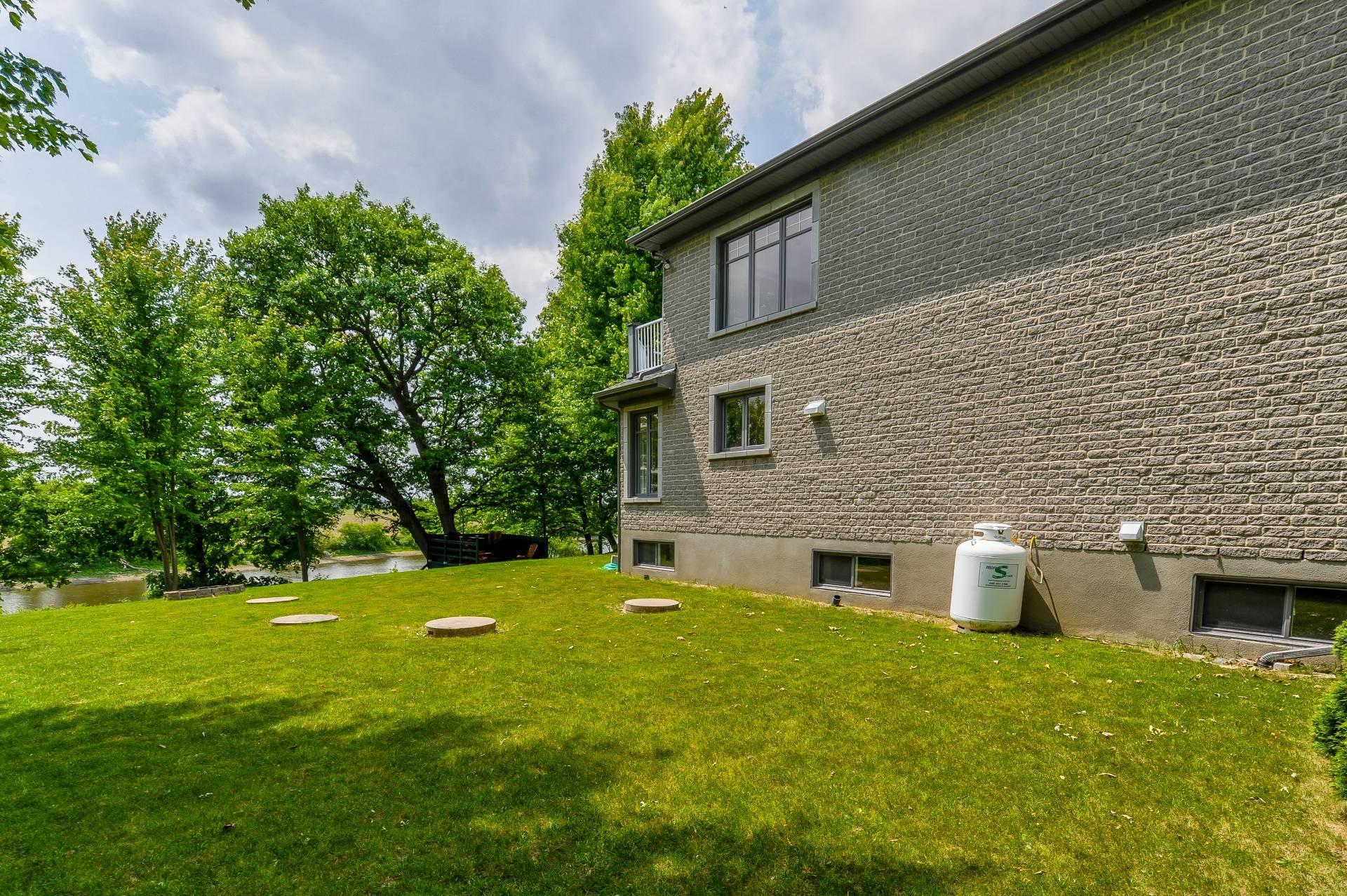 









75


Ch. de la Beauce

,
Sainte-Martine,




QC
J0S1V0

