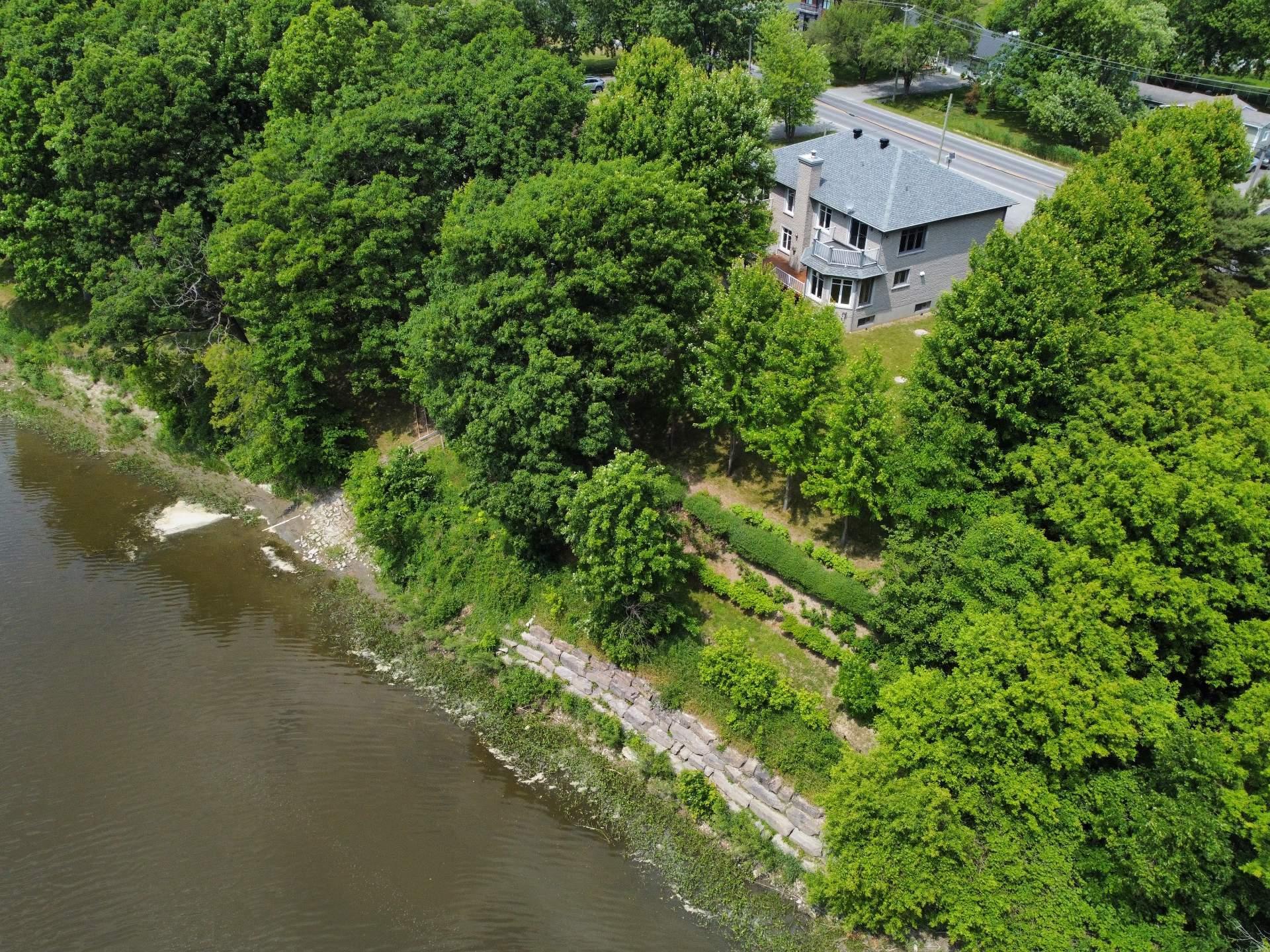 









75


Ch. de la Beauce

,
Sainte-Martine,




QC
J0S1V0

