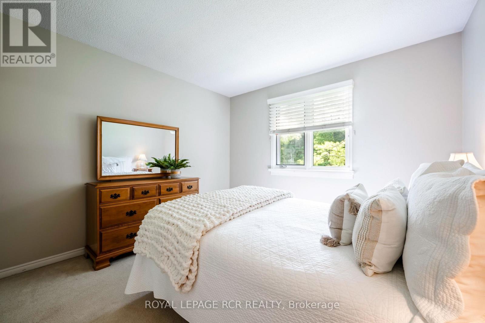 












2534 HIGHPOINT SIDE ROAD

,
Caledon,




Ontario
L7K0J1

