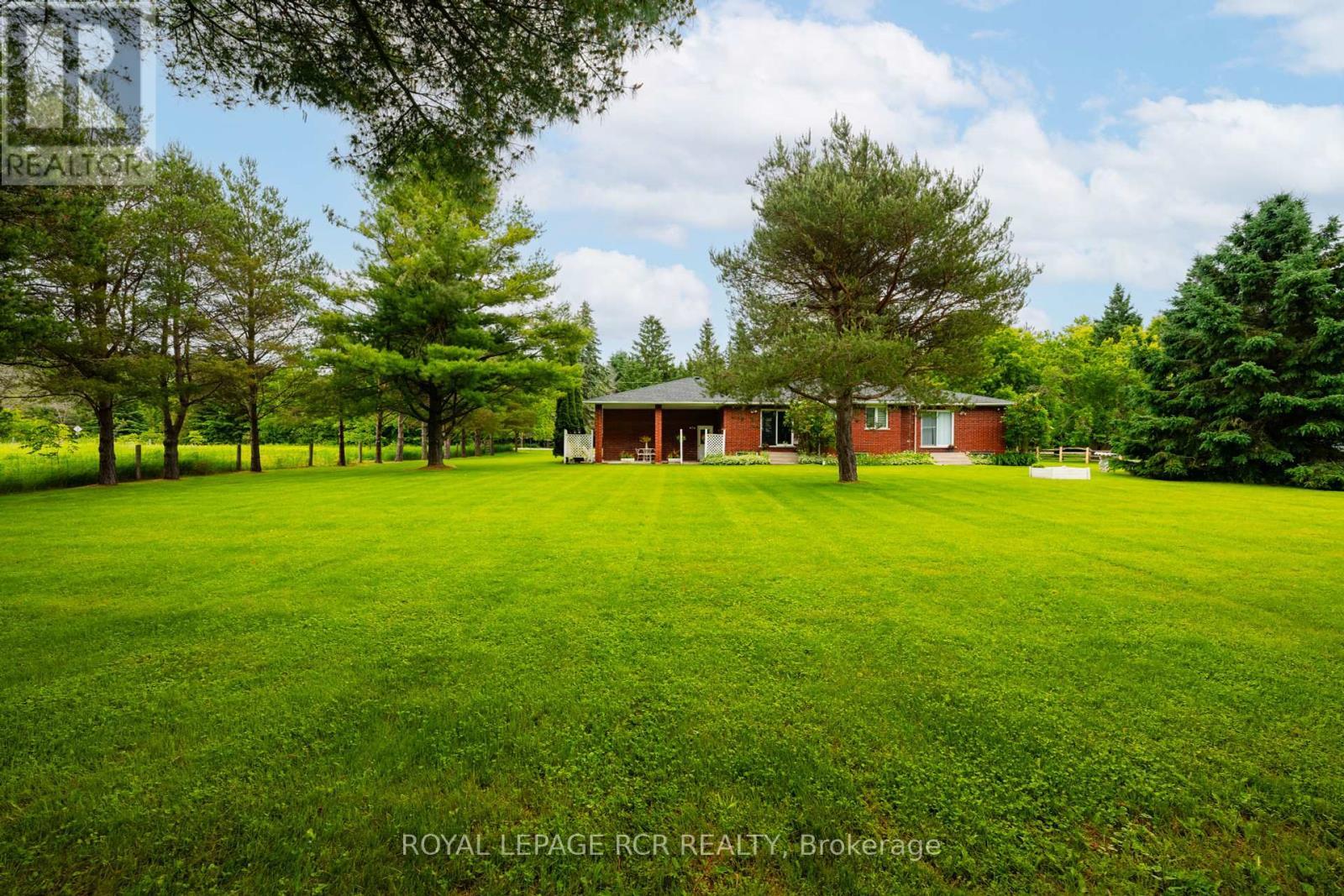 












2534 HIGHPOINT SIDE ROAD

,
Caledon,




Ontario
L7K0J1

