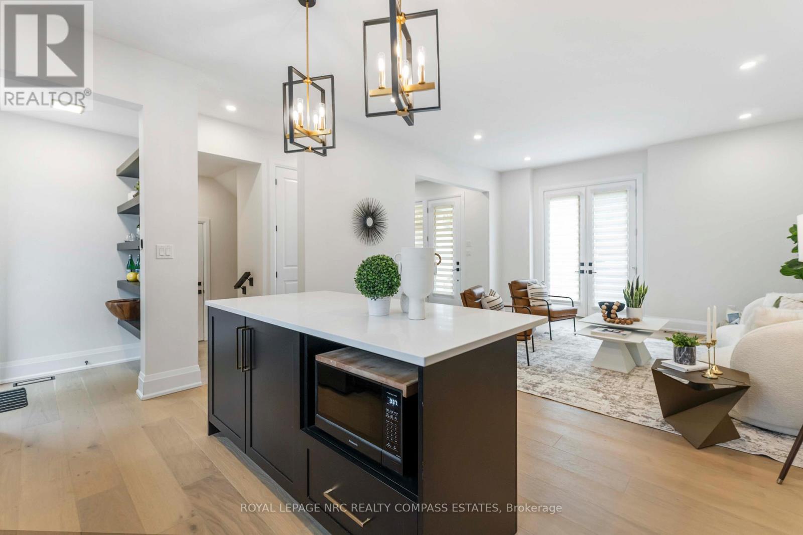 












10 PAXTON AVENUE

,
St. Catharines (Port Dalhousie),




Ontario
L2N5H8

