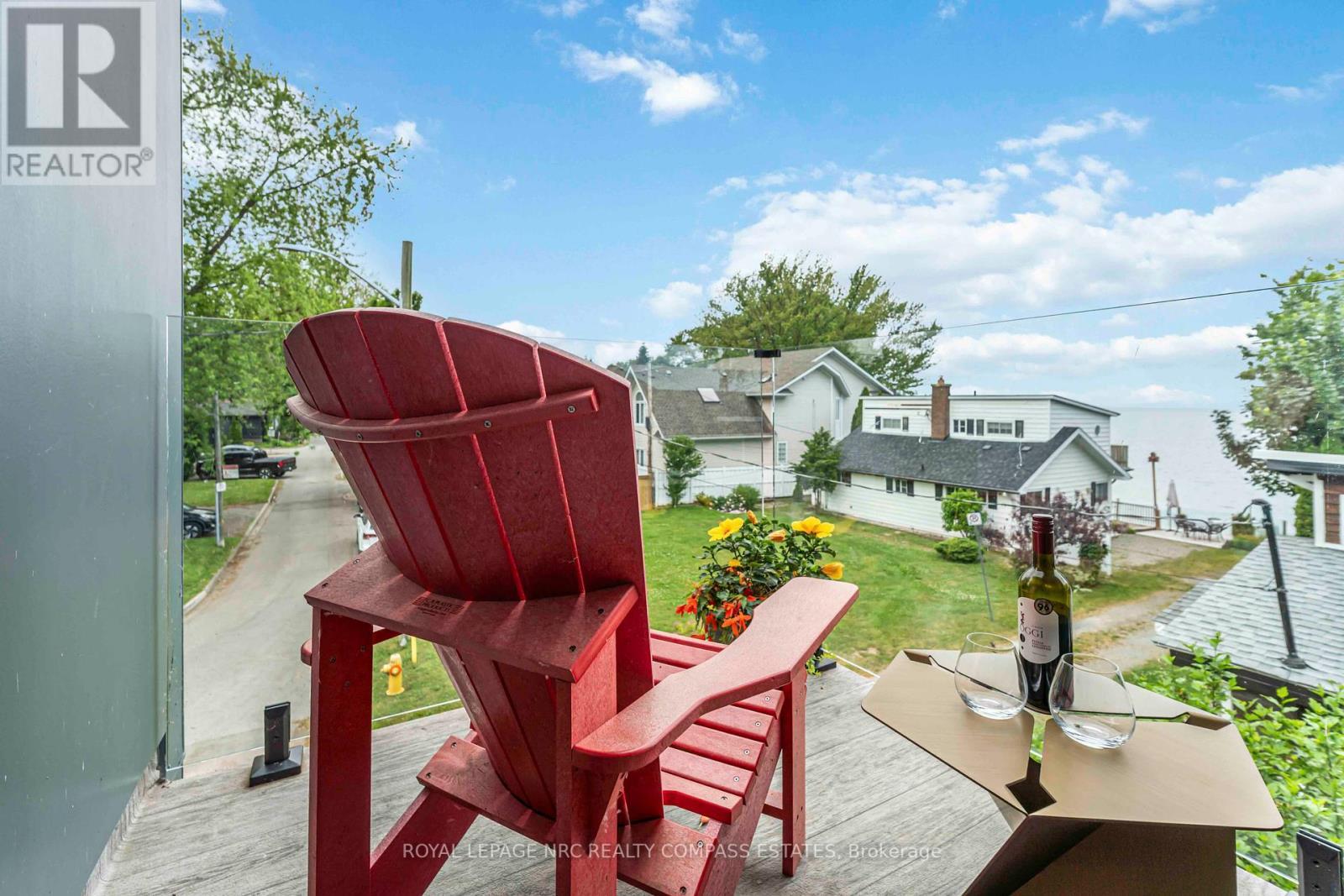 












10 PAXTON AVENUE

,
St. Catharines (Port Dalhousie),




Ontario
L2N5H8

