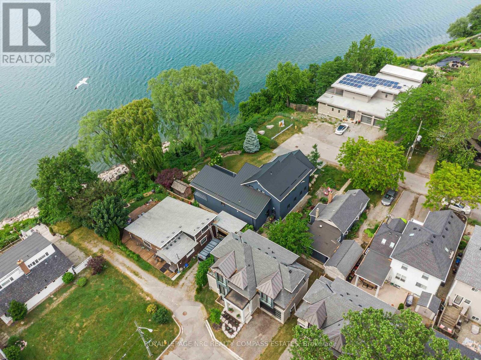 












10 PAXTON AVENUE

,
St. Catharines (Port Dalhousie),




Ontario
L2N5H8

