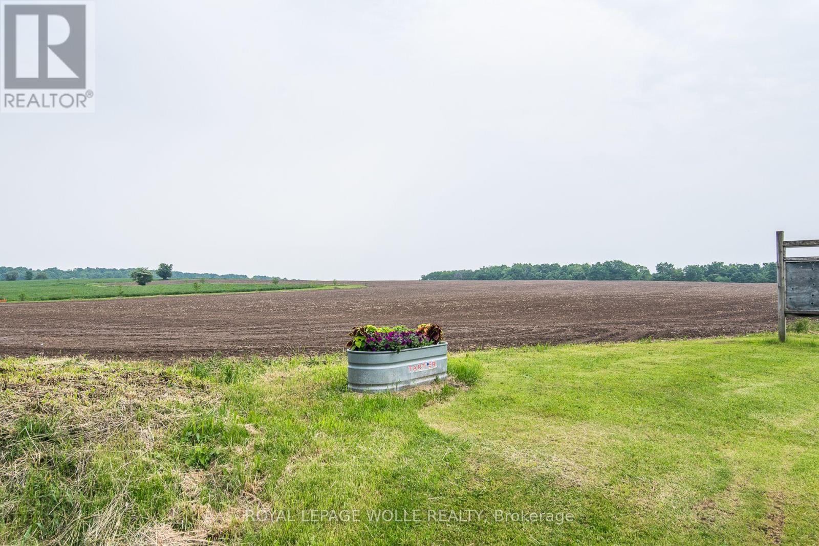 












4385 HESSEN STRASSE

,
Wellesley,







Ontario
N0B2T0

