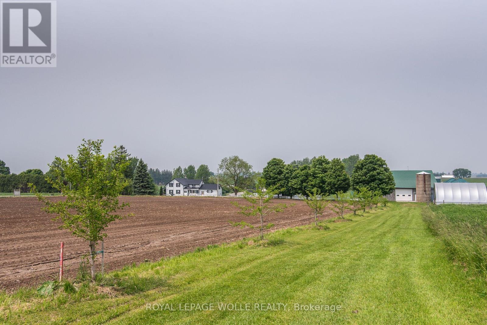 












4385 HESSEN STRASSE

,
Wellesley,







Ontario
N0B2T0

