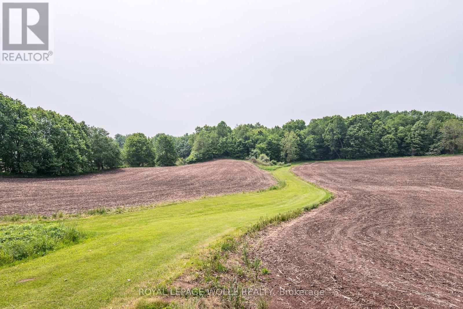 












4385 HESSEN STRASSE

,
Wellesley,







Ontario
N0B2T0

