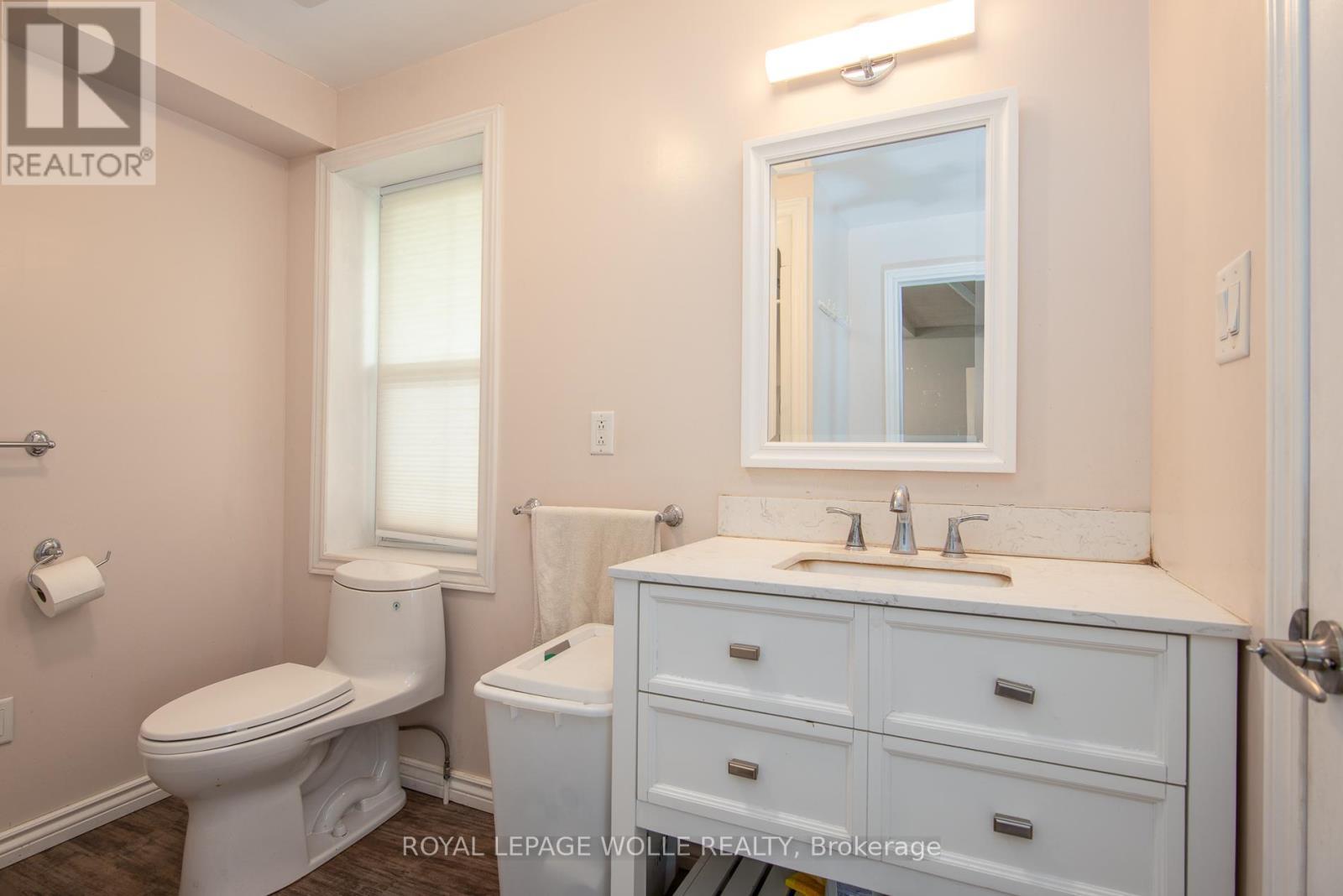 












4385 HESSEN STRASSE

,
Wellesley,







Ontario
N0B2T0

