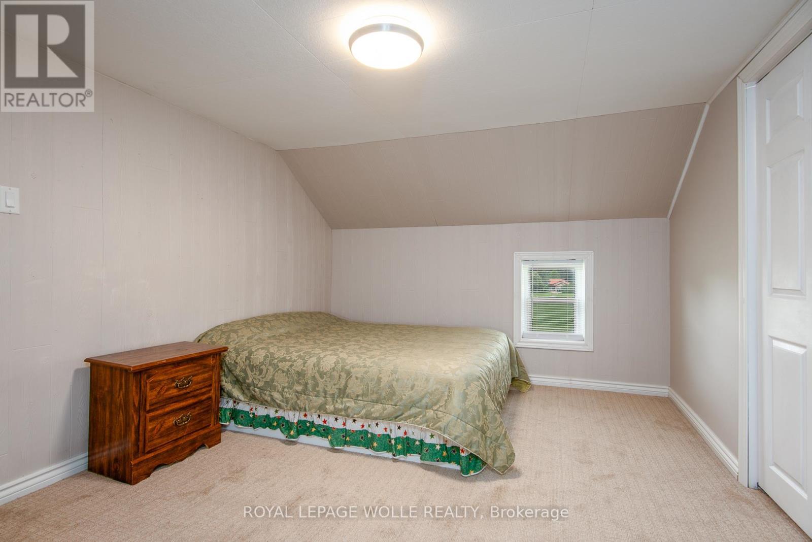 












4385 HESSEN STRASSE

,
Wellesley,







Ontario
N0B2T0

