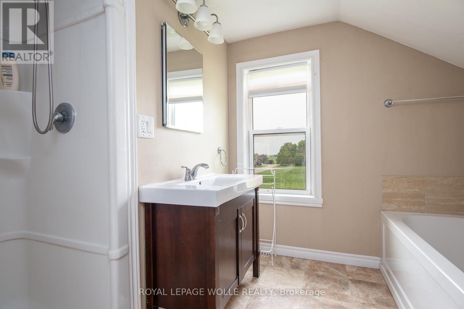 












4385 HESSEN STRASSE

,
Wellesley,







Ontario
N0B2T0

