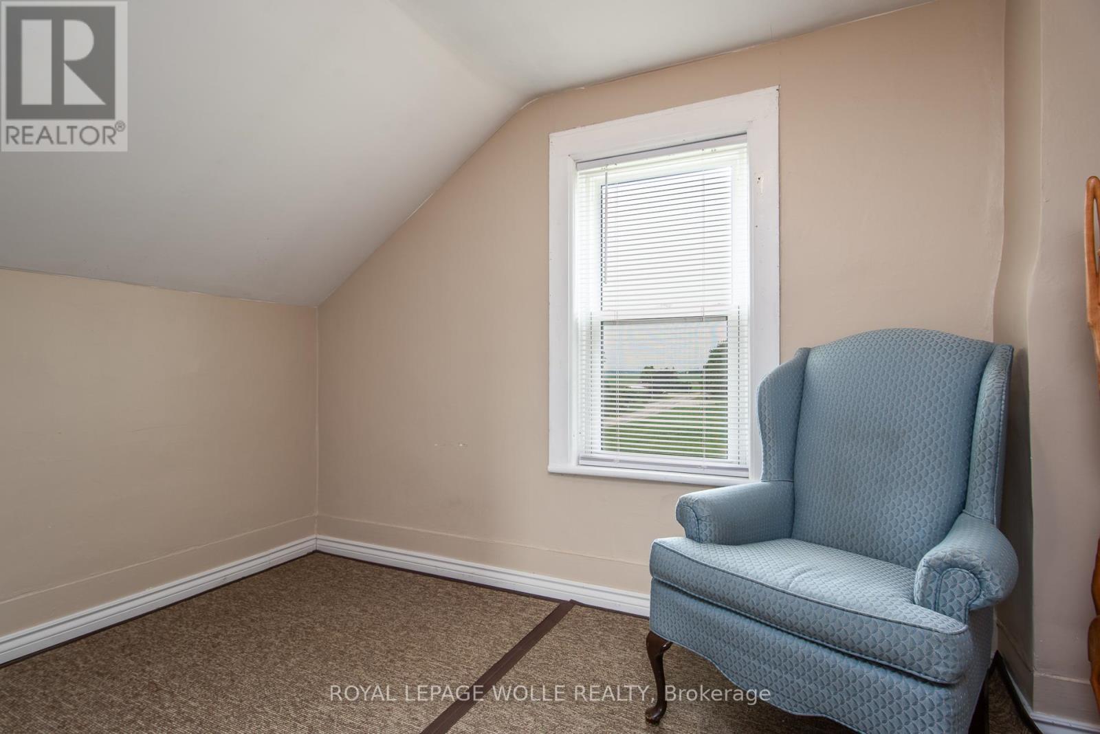 












4385 HESSEN STRASSE

,
Wellesley,







Ontario
N0B2T0

