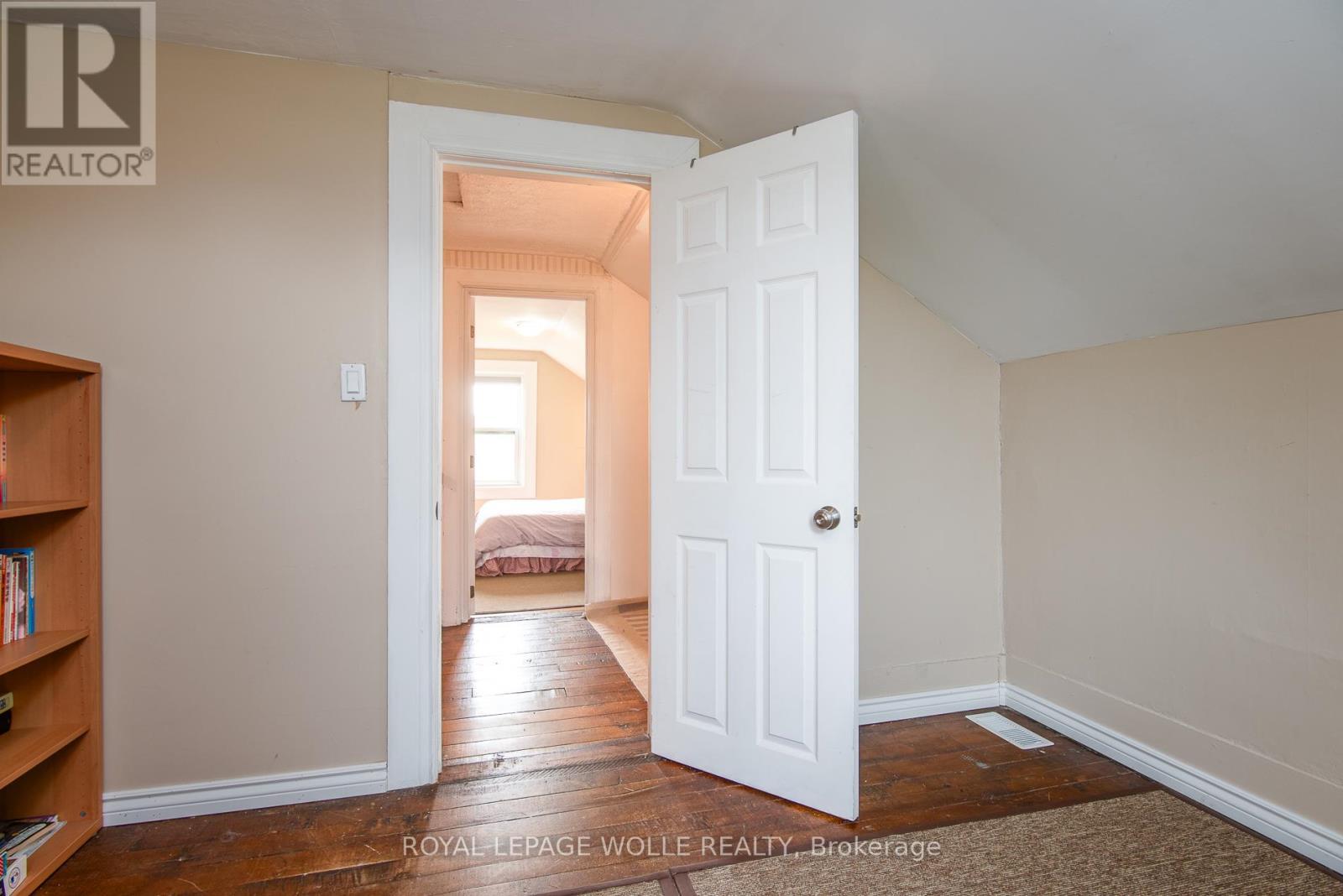 












4385 HESSEN STRASSE

,
Wellesley,







Ontario
N0B2T0

