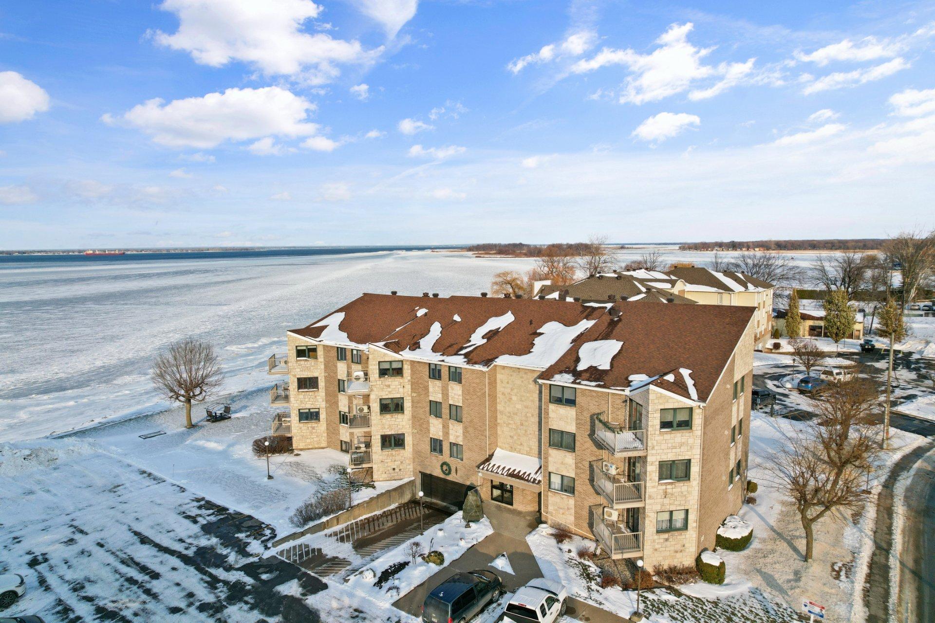 









13


Rue St-Laurent

, 202,
Beauharnois,




QC
J6N1V1

