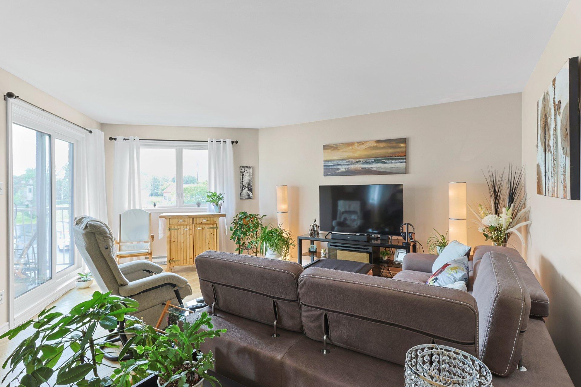 









13


Rue St-Laurent

, 202,
Beauharnois,




QC
J6N1V1

