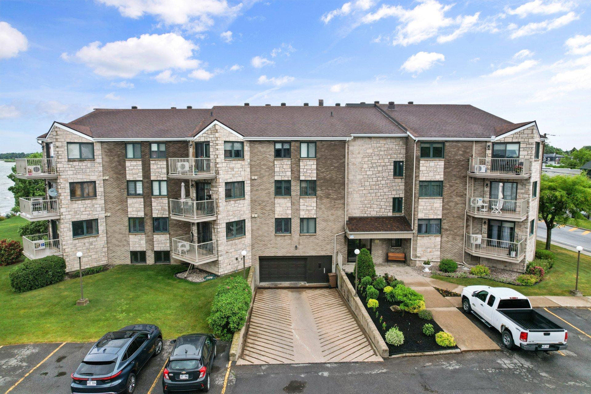 









13


Rue St-Laurent

, 202,
Beauharnois,




QC
J6N1V1

