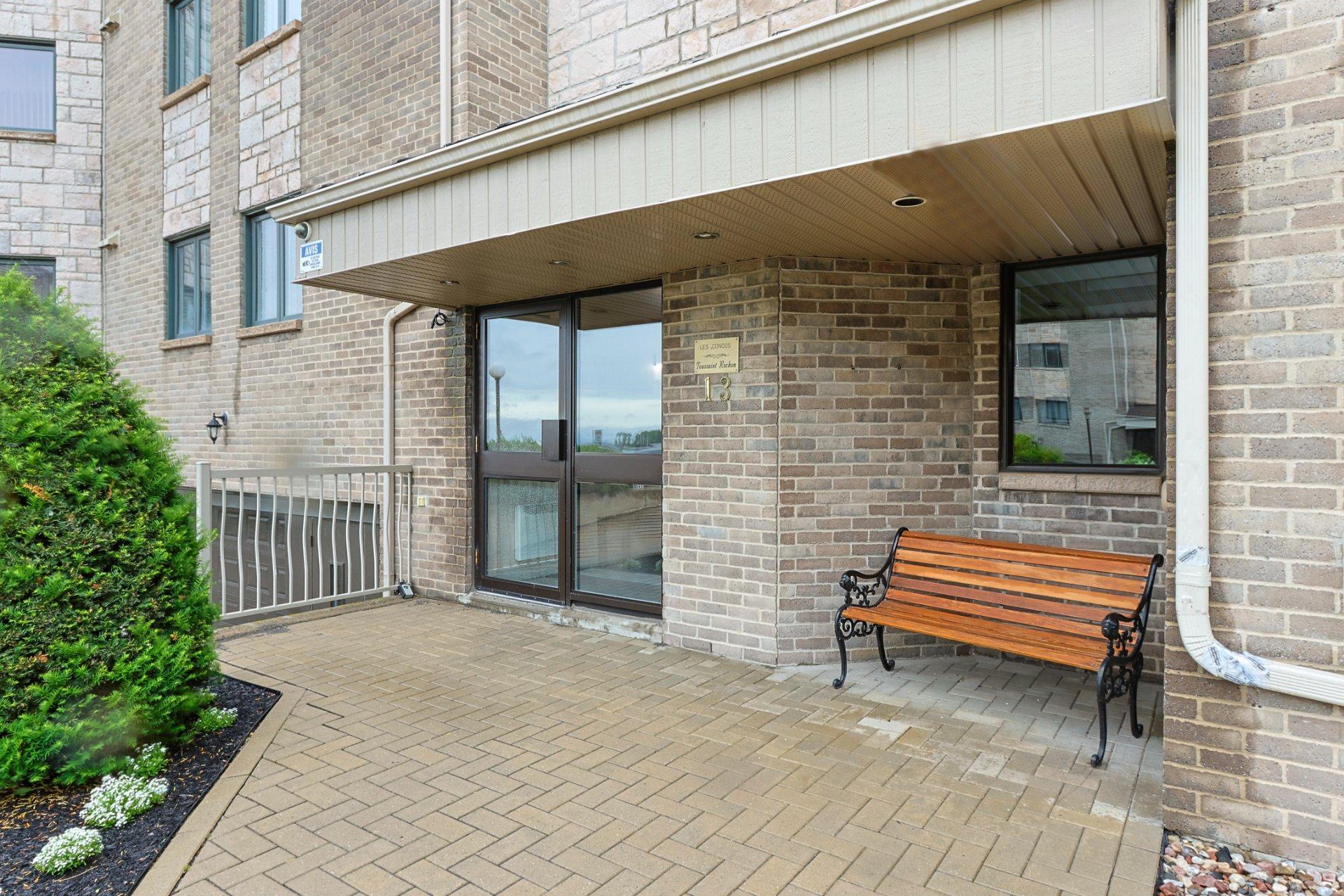 









13


Rue St-Laurent

, 202,
Beauharnois,




QC
J6N1V1

