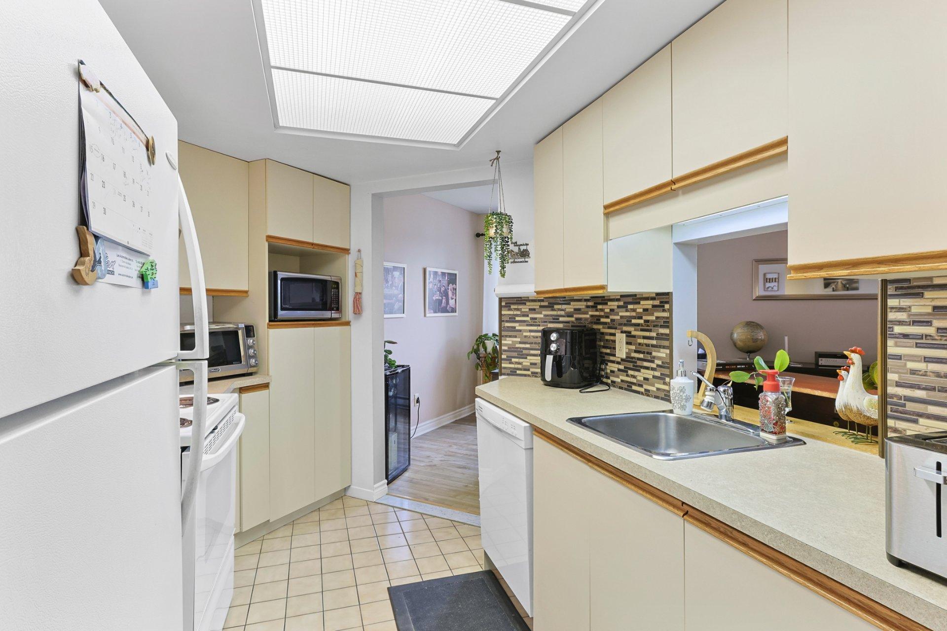 









13


Rue St-Laurent

, 202,
Beauharnois,




QC
J6N1V1

