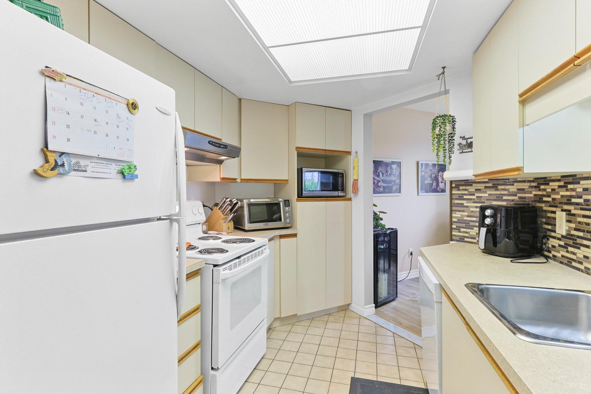 









13


Rue St-Laurent

, 202,
Beauharnois,




QC
J6N1V1

