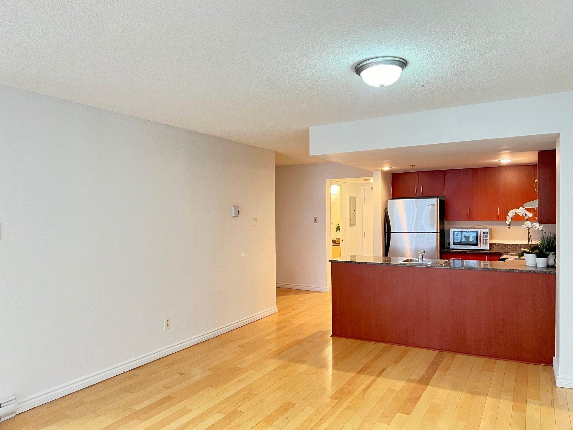 









88


Rue Charlotte

, 310,
Montréal (Ville-Marie),




QC
H2X4E2

