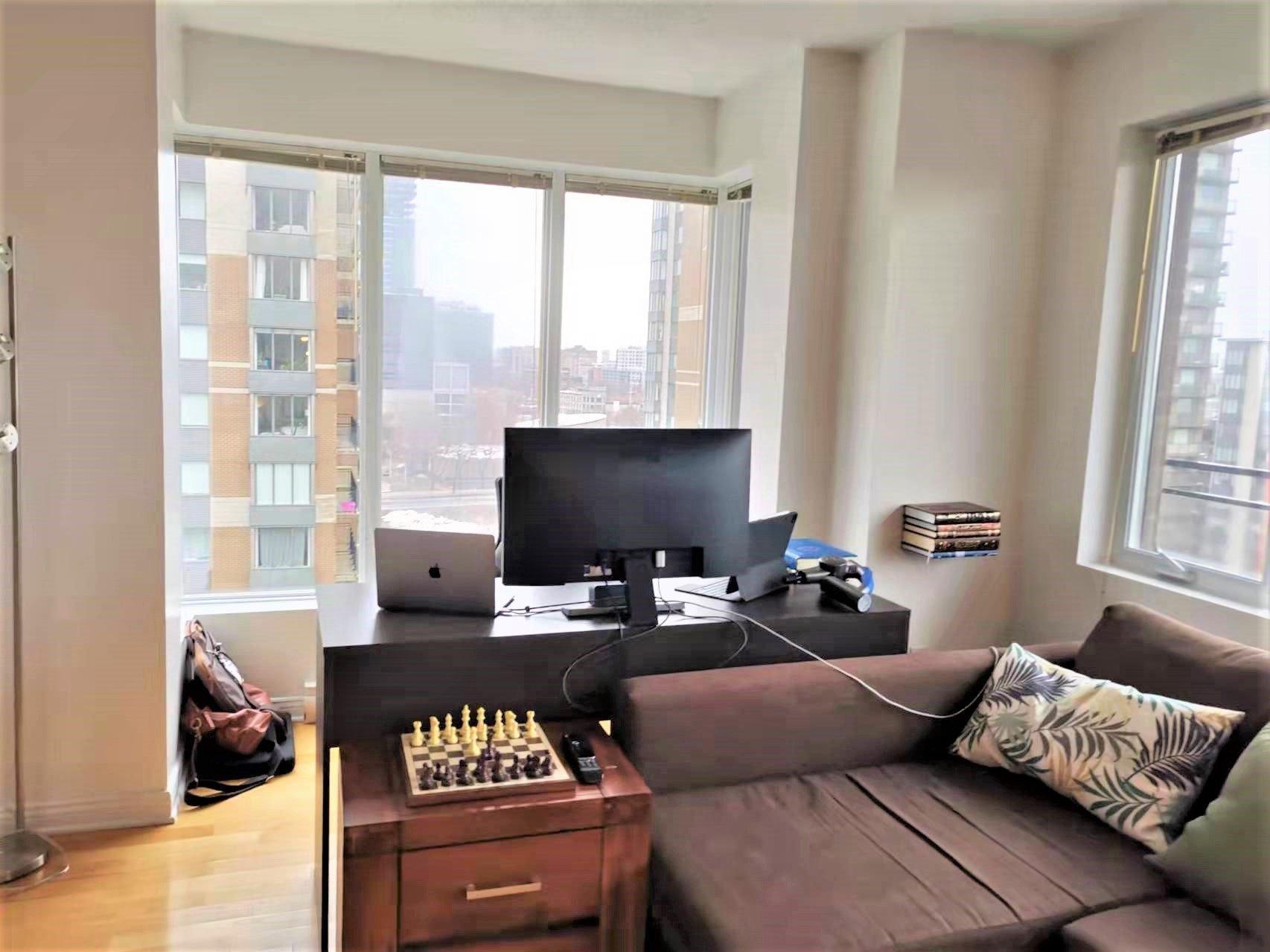 









1280


Rue St-Jacques

, 1201,
Montréal (Ville-Marie),




QC
H3C0G1

