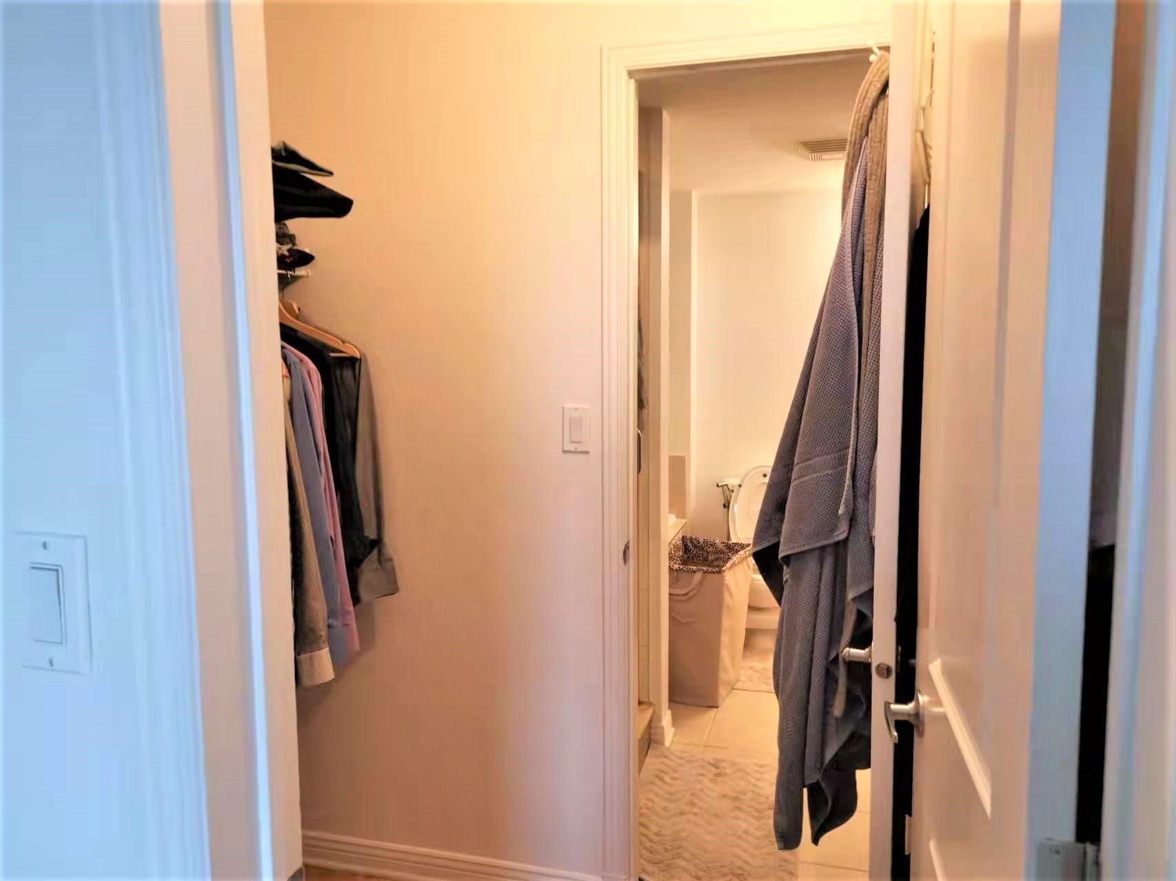 









1280


Rue St-Jacques

, 1201,
Montréal (Ville-Marie),




QC
H3C0G1

