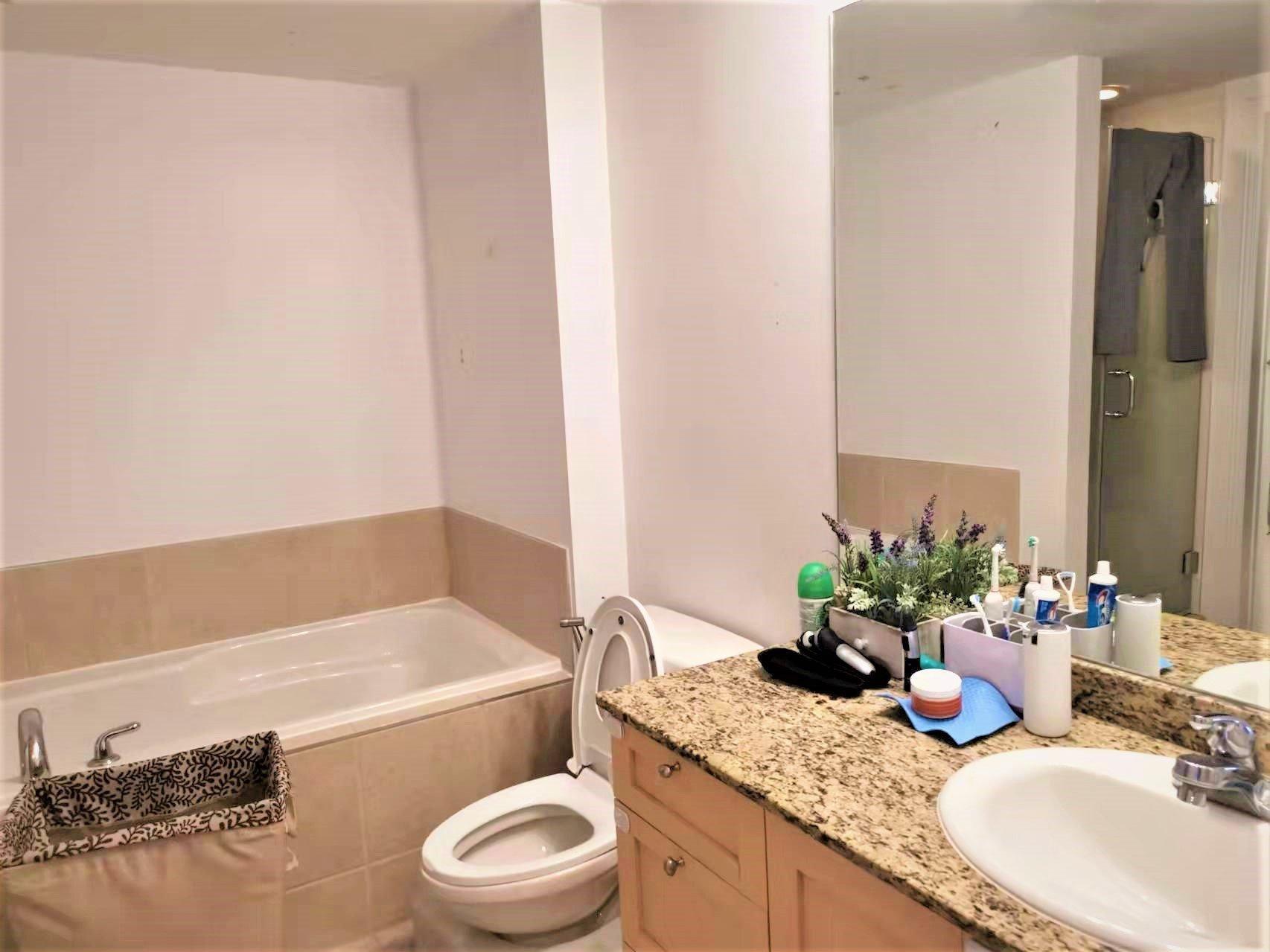 









1280


Rue St-Jacques

, 1201,
Montréal (Ville-Marie),




QC
H3C0G1

