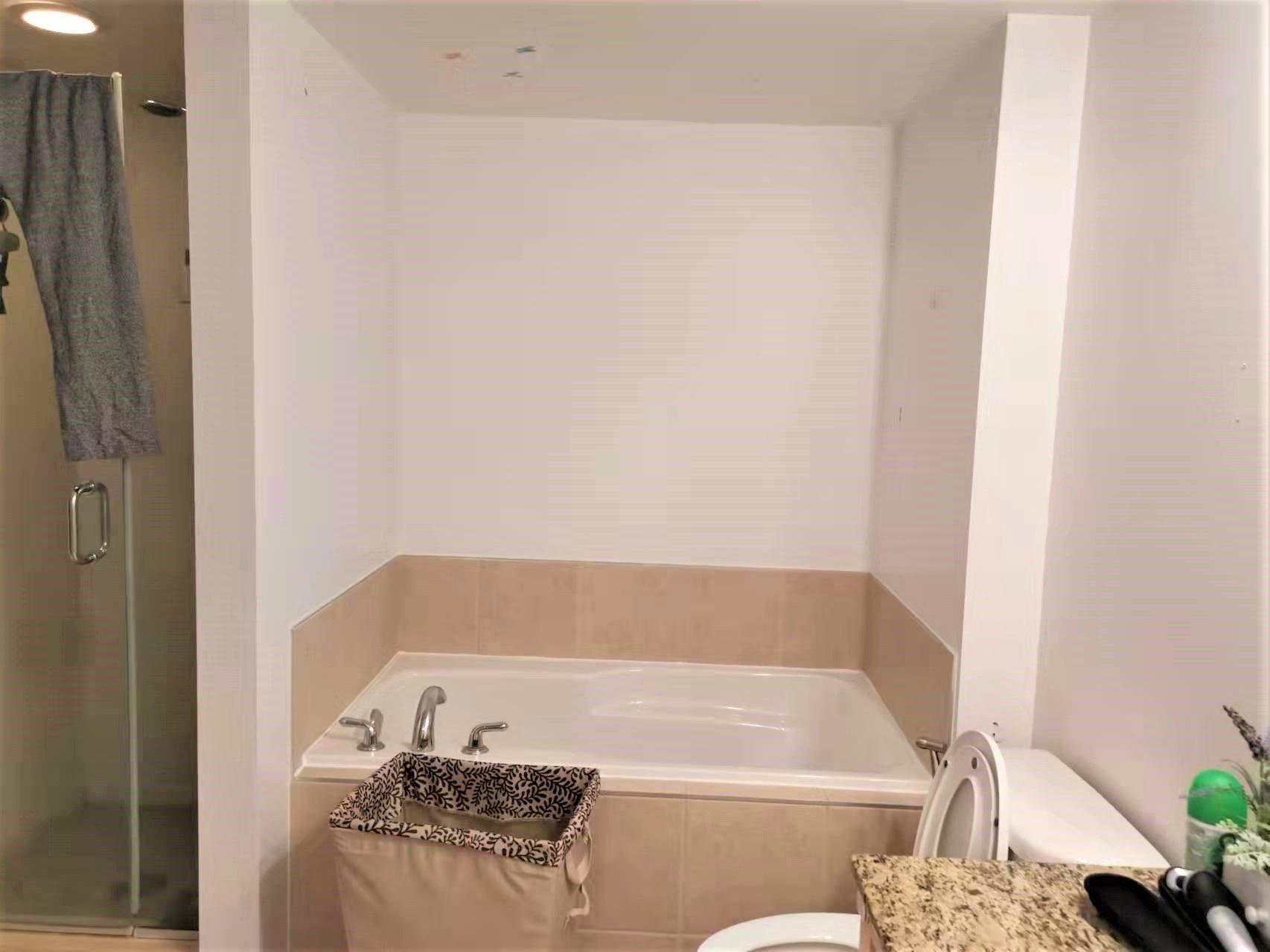 









1280


Rue St-Jacques

, 1201,
Montréal (Ville-Marie),




QC
H3C0G1

