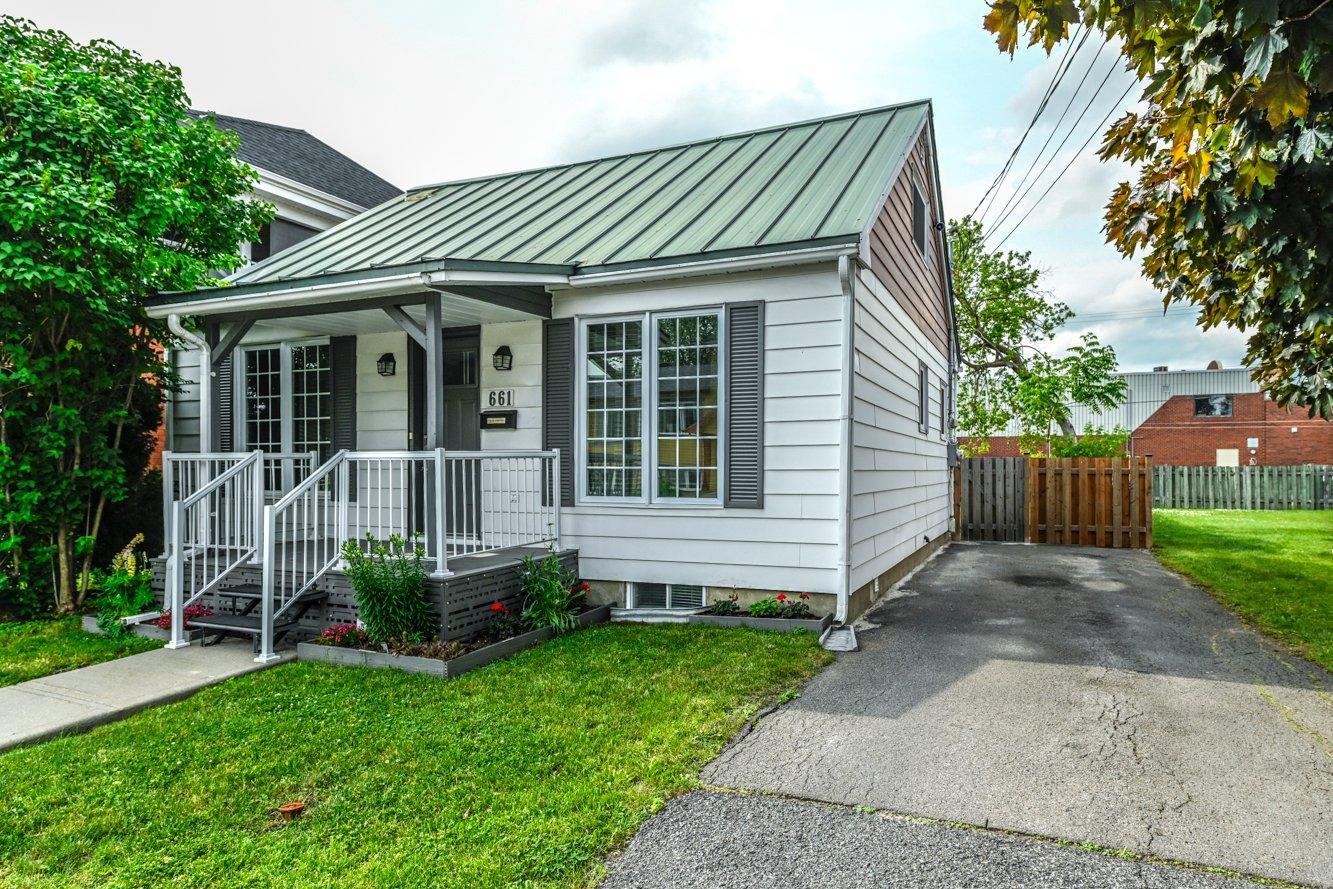 









661


Rue Larivière

,
Chambly,




QC
J3L1L4


