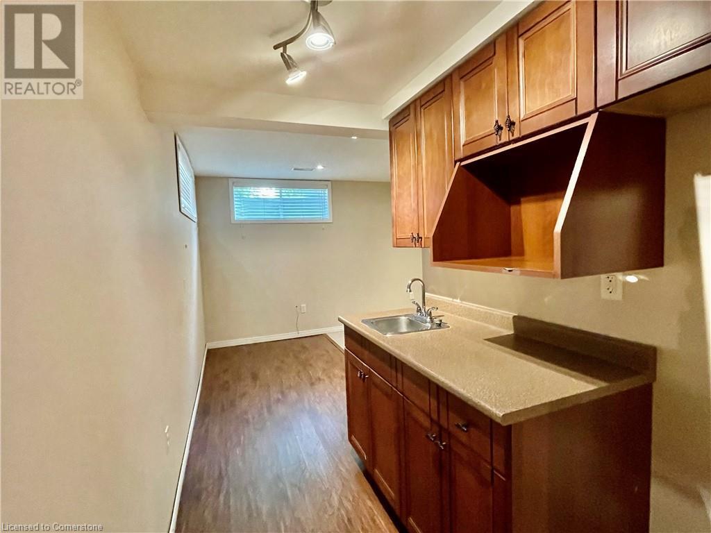 












510 VIRGINIA CREEPER Street

,
Waterloo,




Ontario
N2V2W4

