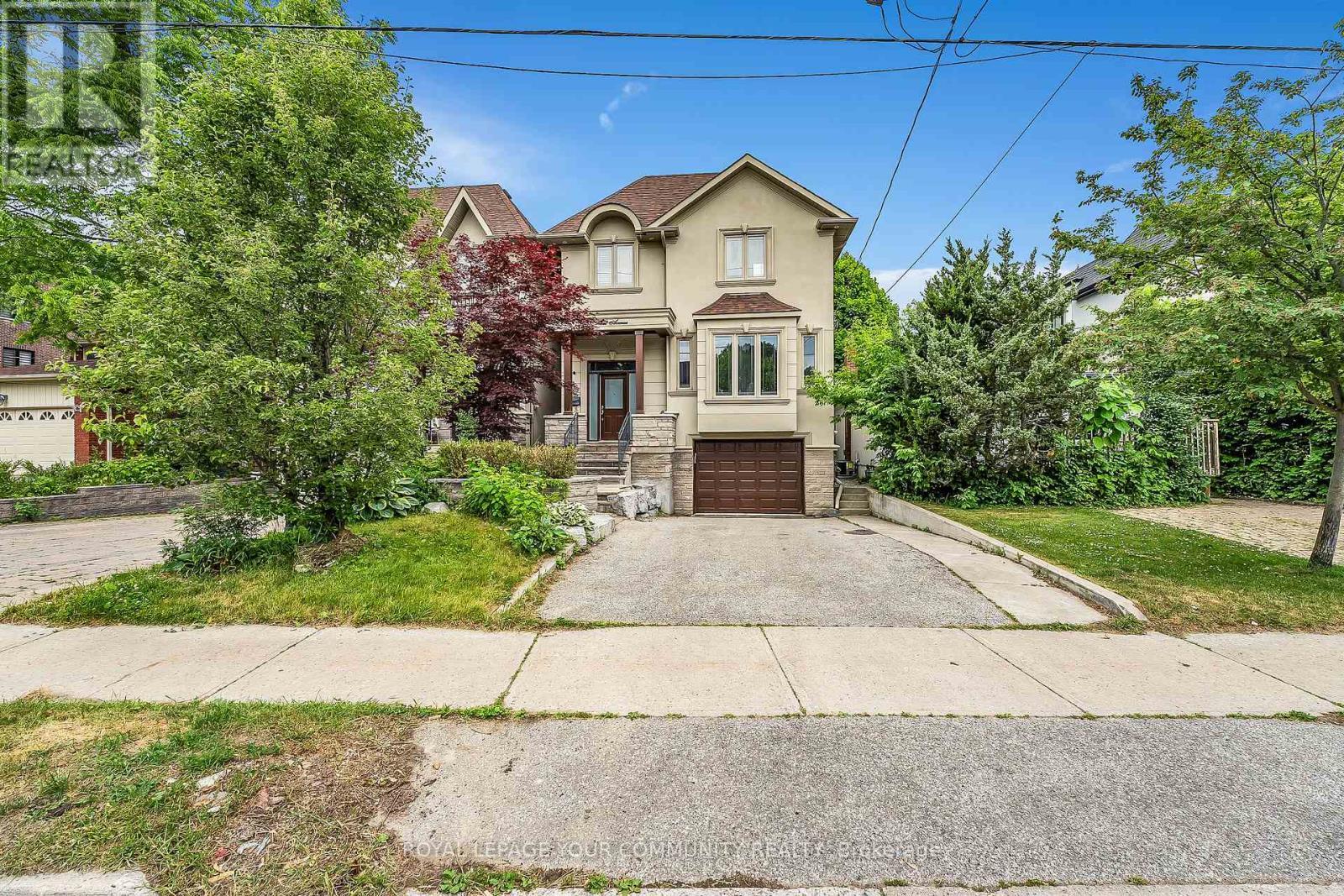 












83 HUNT AVENUE W

,
Richmond Hill,




Ontario
L4C4H1

