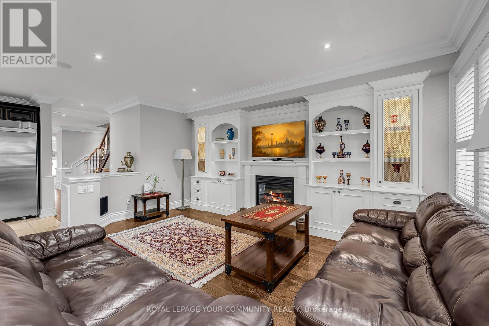 












83 HUNT AVENUE W

,
Richmond Hill,




Ontario
L4C4H1

