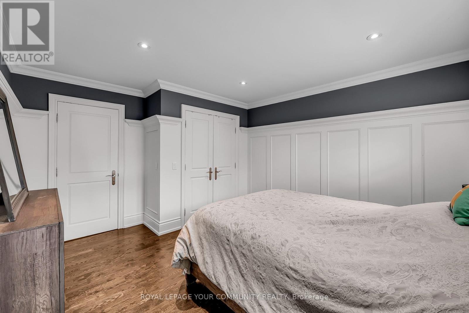 












83 HUNT AVENUE W

,
Richmond Hill,




Ontario
L4C4H1

