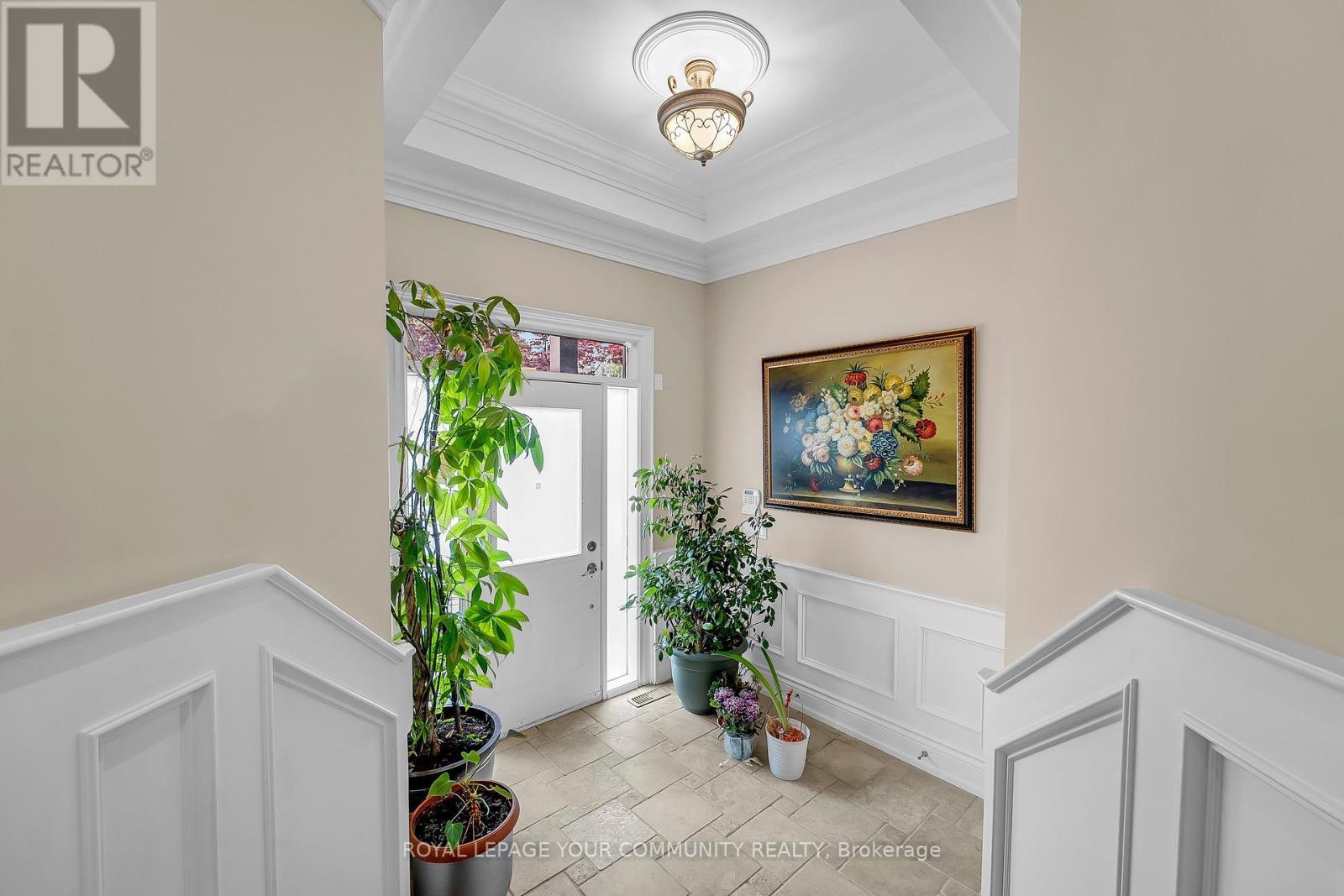 












83 HUNT AVENUE W

,
Richmond Hill,




Ontario
L4C4H1

