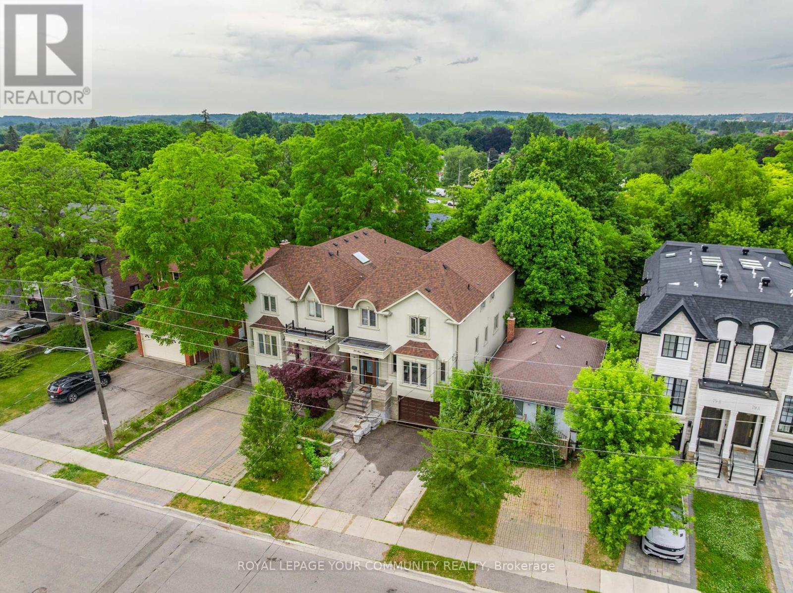 












83 HUNT AVENUE W

,
Richmond Hill,




Ontario
L4C4H1

