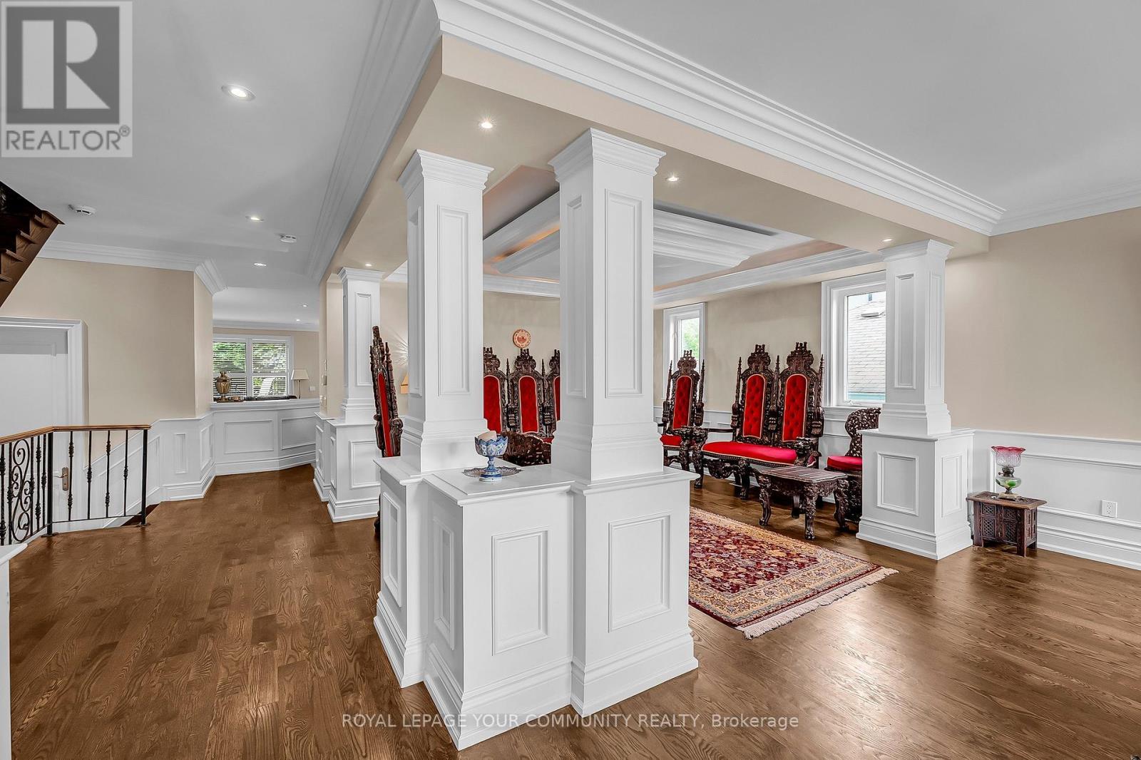 












83 HUNT AVENUE W

,
Richmond Hill,




Ontario
L4C4H1

