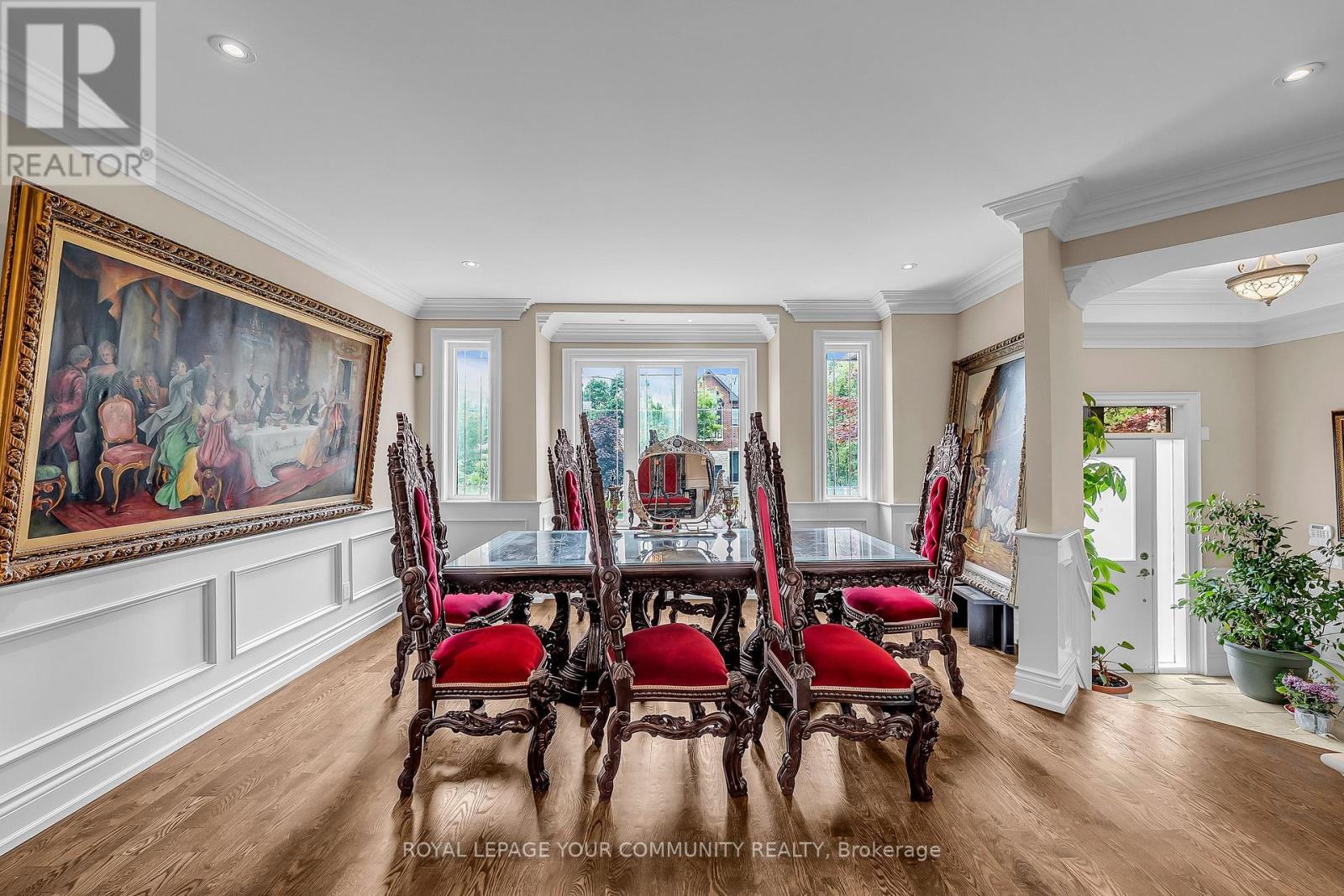 












83 HUNT AVENUE W

,
Richmond Hill,




Ontario
L4C4H1

