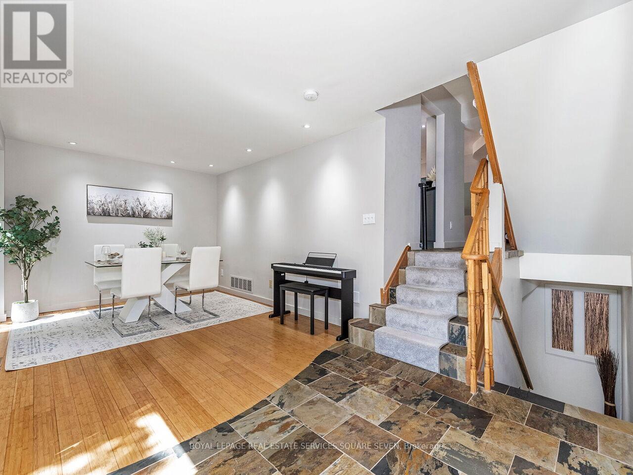 












234 SEWELL DRIVE

,
Oakville,




Ontario
L6H1E4

