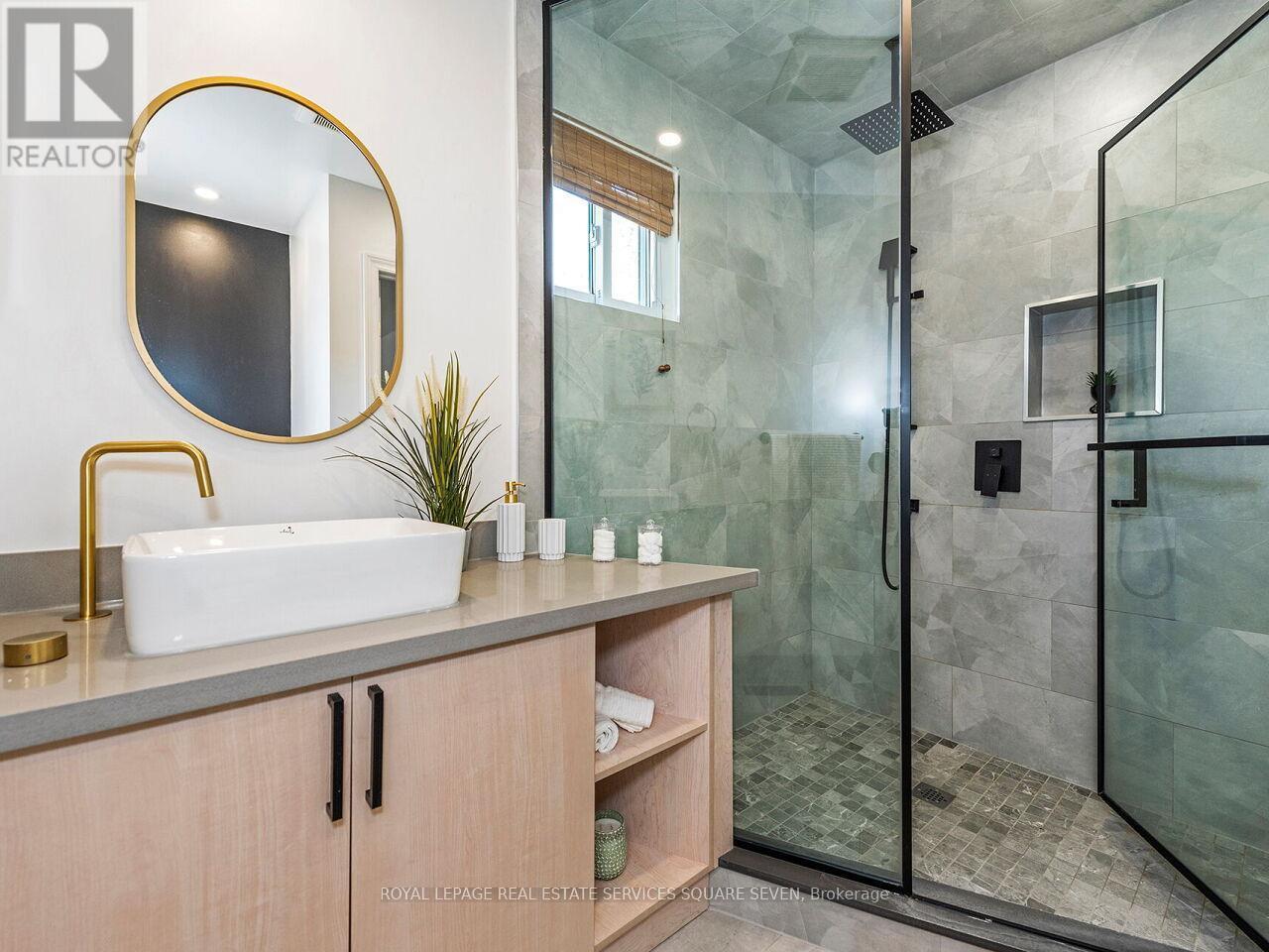 












234 SEWELL DRIVE

,
Oakville,




Ontario
L6H1E4

