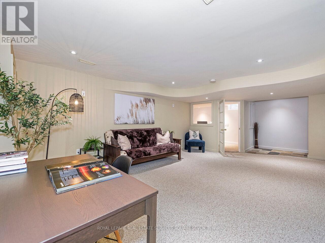 












234 SEWELL DRIVE

,
Oakville,




Ontario
L6H1E4

